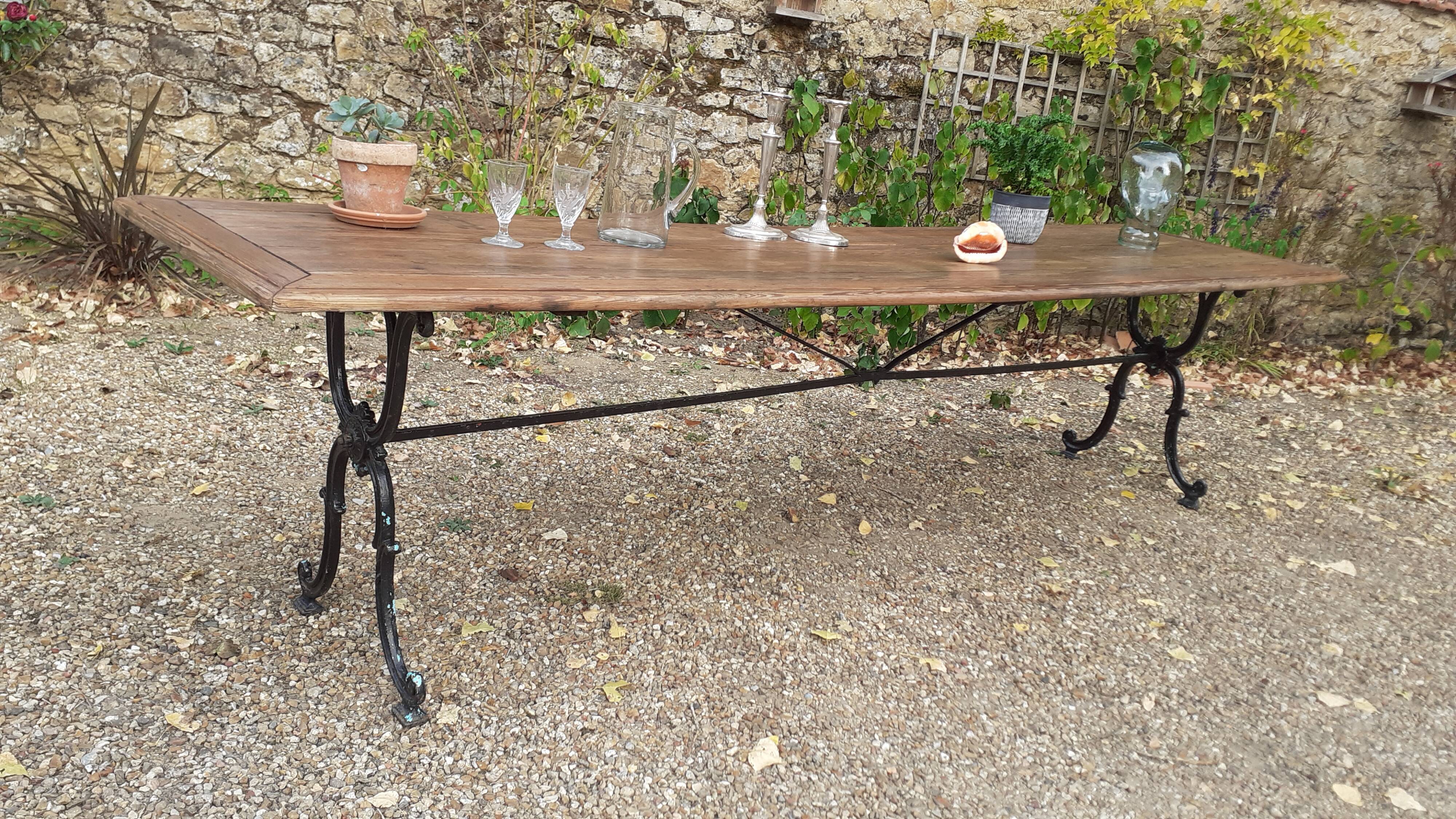 Very large bistro table 1900/1920