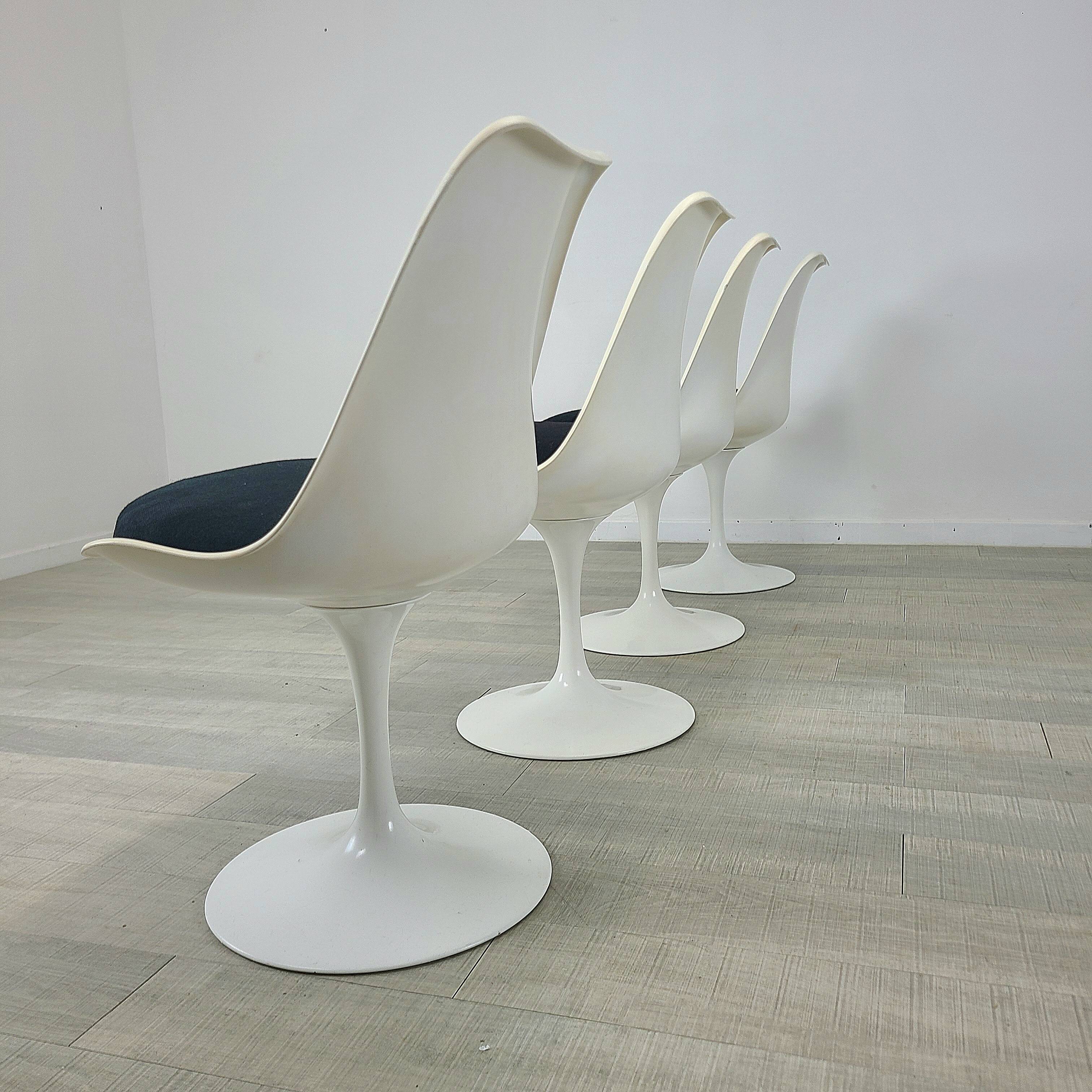 Knollinternational tulip chairs design Eero Saarinen vintage 1970