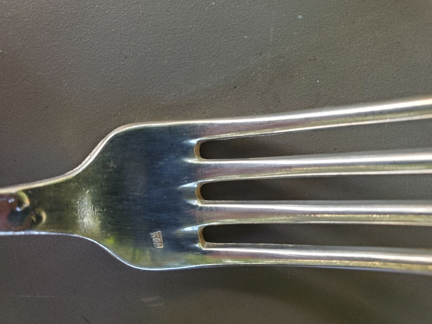 Silver-plated metal cutlery set