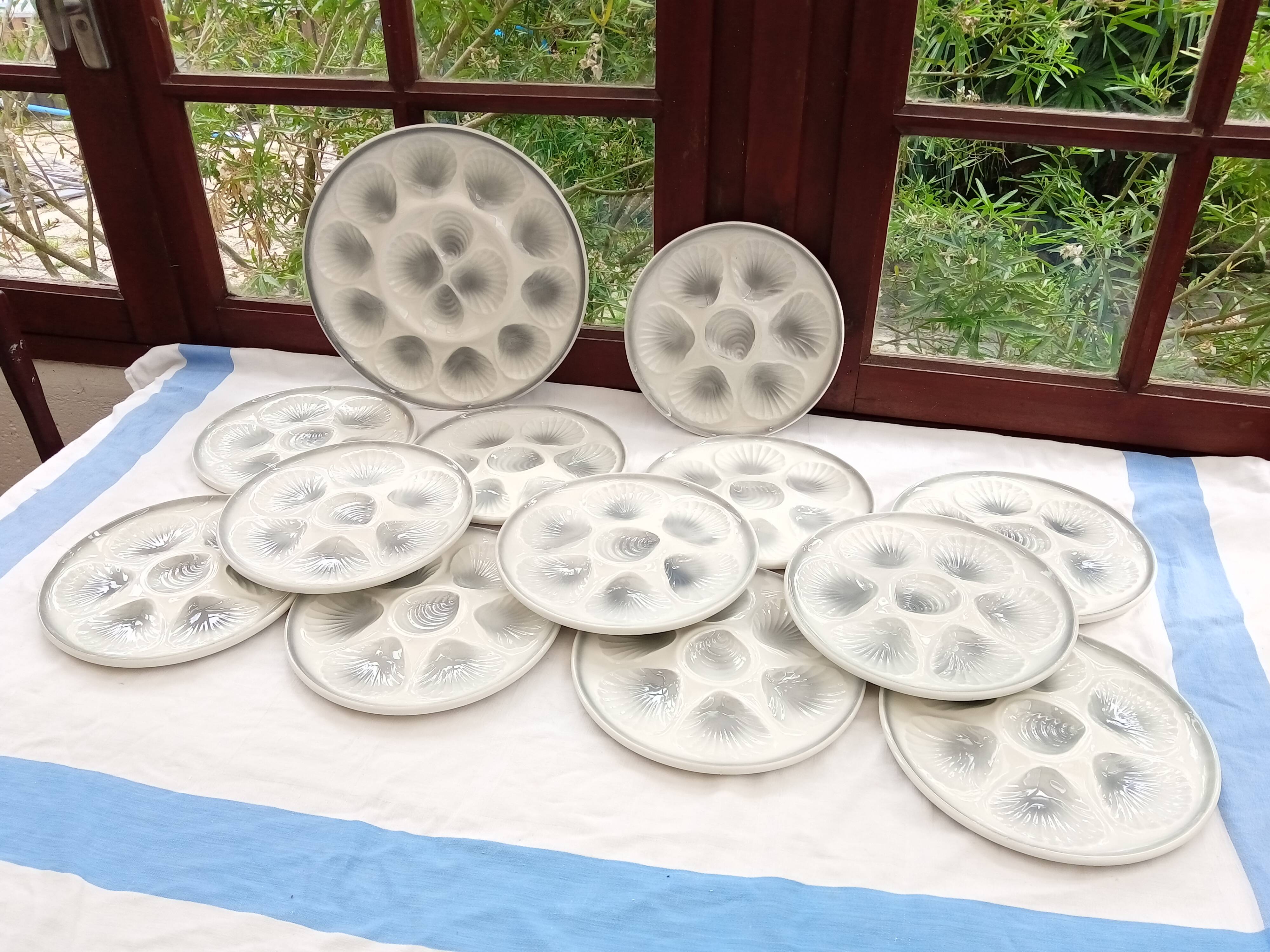 12 oyster plates Moulin des loups with dish