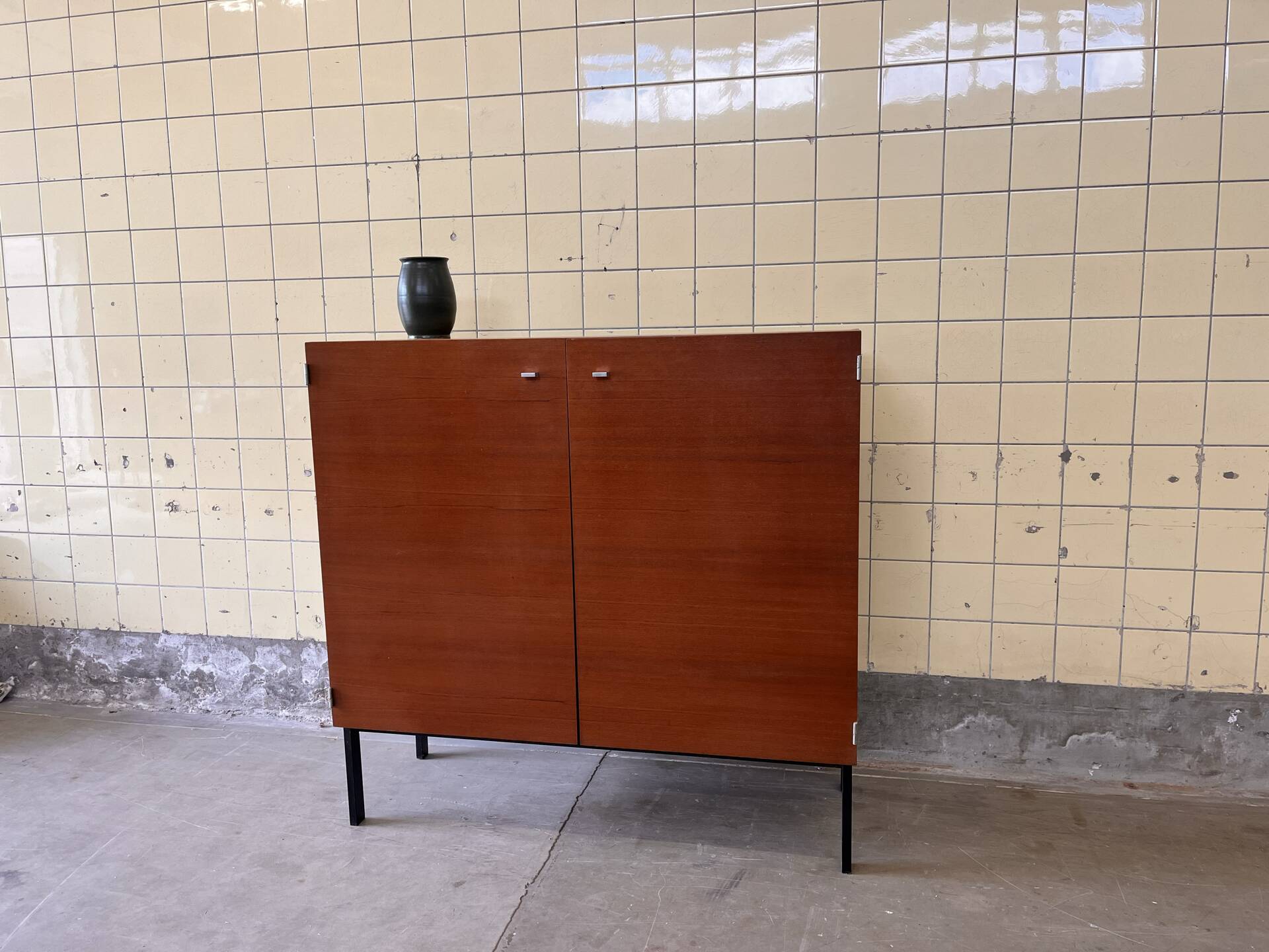 Cabinet par Pierre Guariche pour Meurop