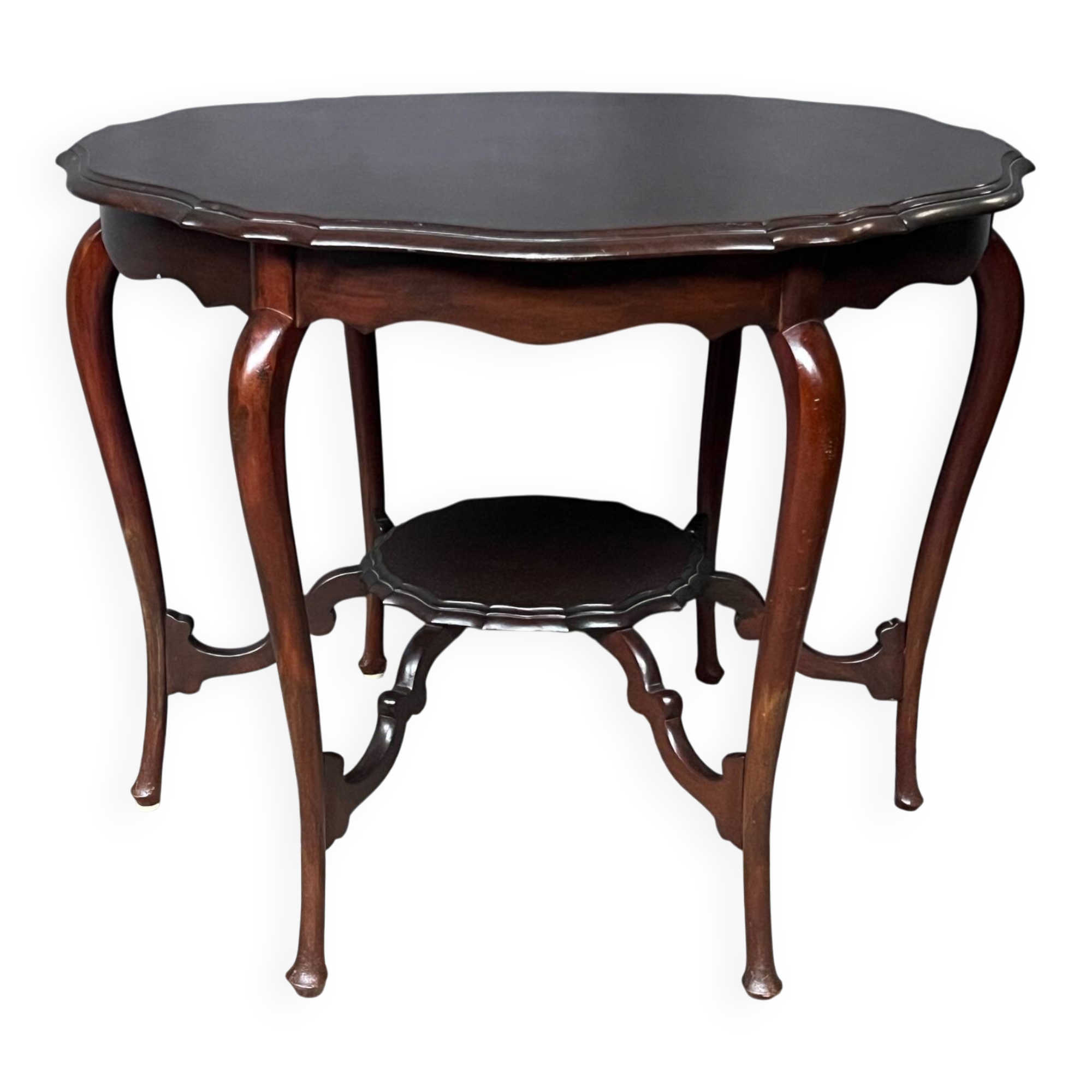 Victorian style coffee table. Mahogany. England. 19th century.