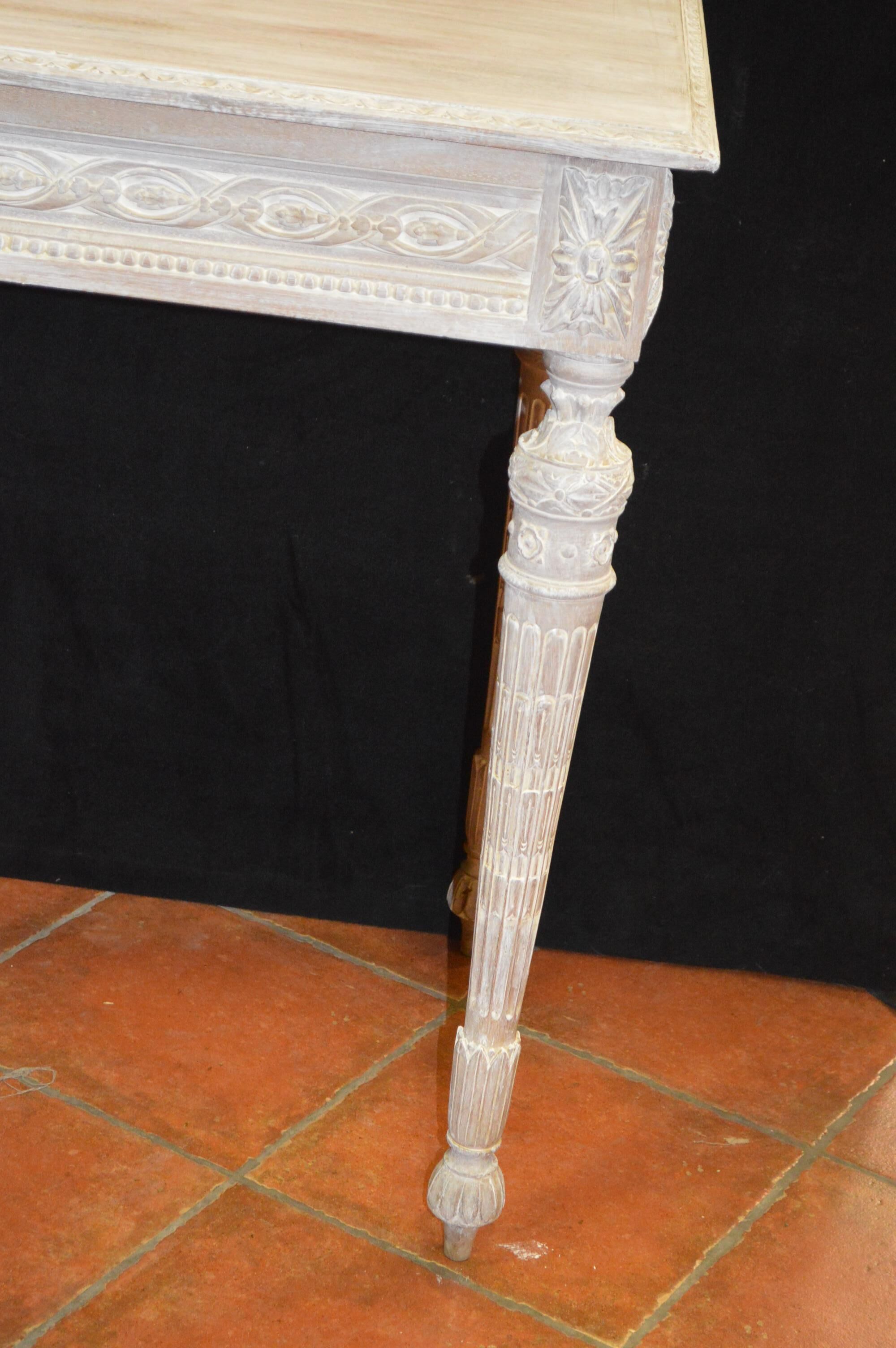 Console style louis XVI in patinated wood