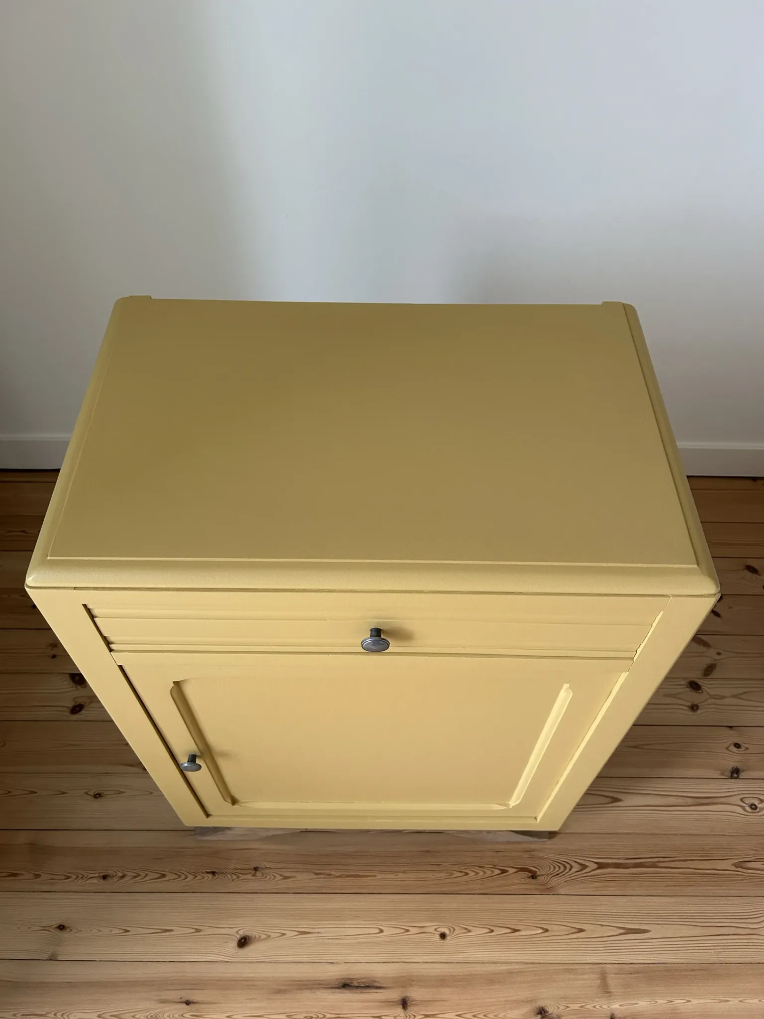 Painted wooden sideboard (renovated)