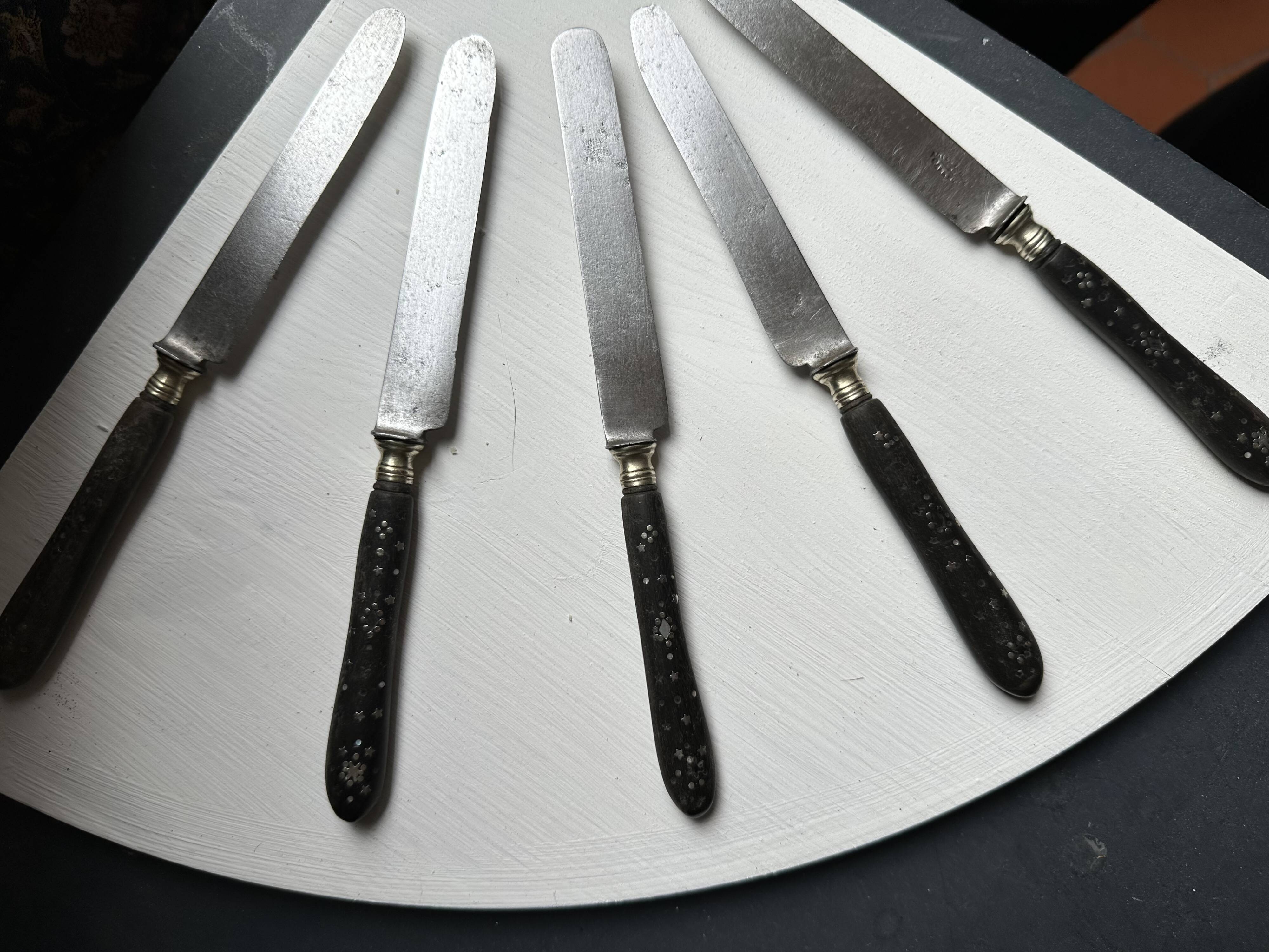 Set of 5 antique table knives in inlaid ebony, circa 1900.