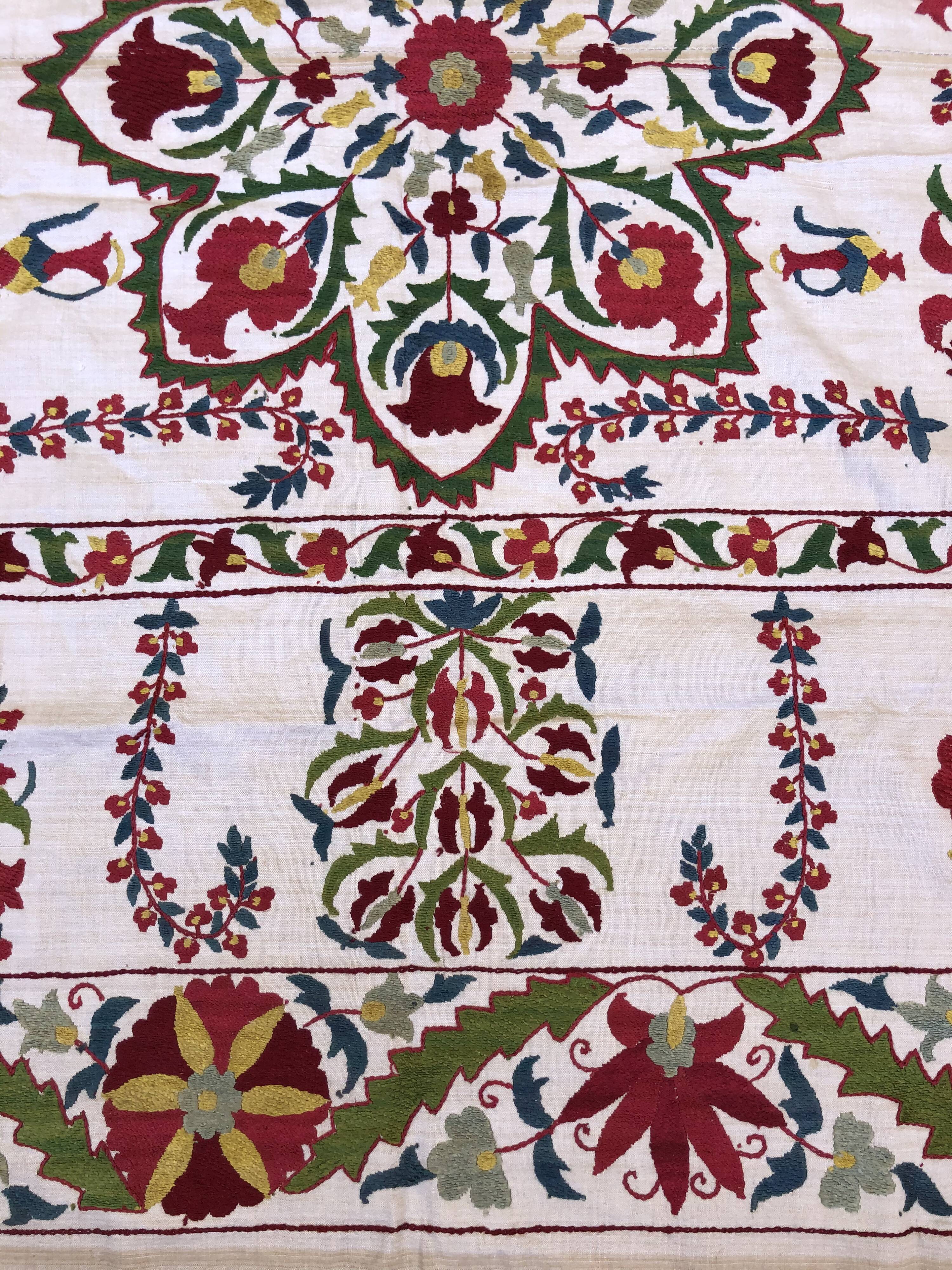 Suzani silk carpet 115x173cm