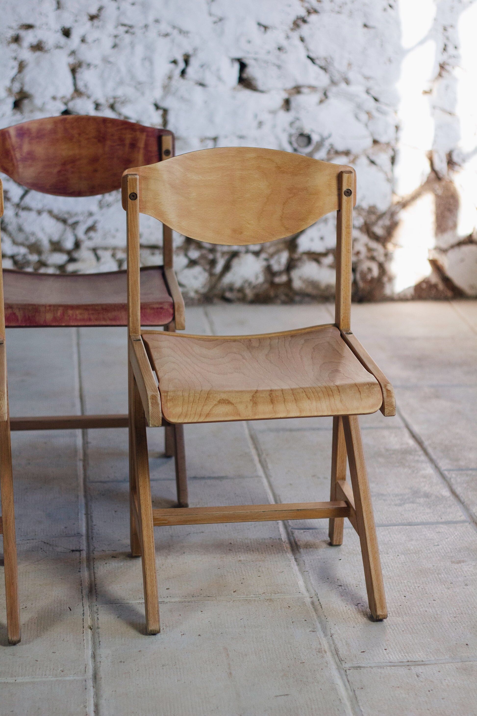 4 vintage canteen chairs in beech, 1980.