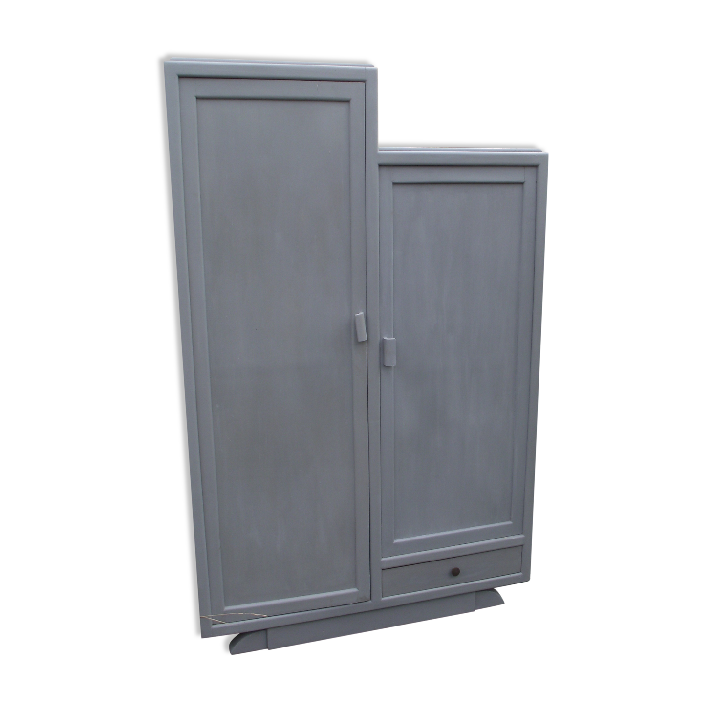 Asymmetrical cabinet from the 30s/40s