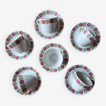 Set of flowery Chinese porcelain cups