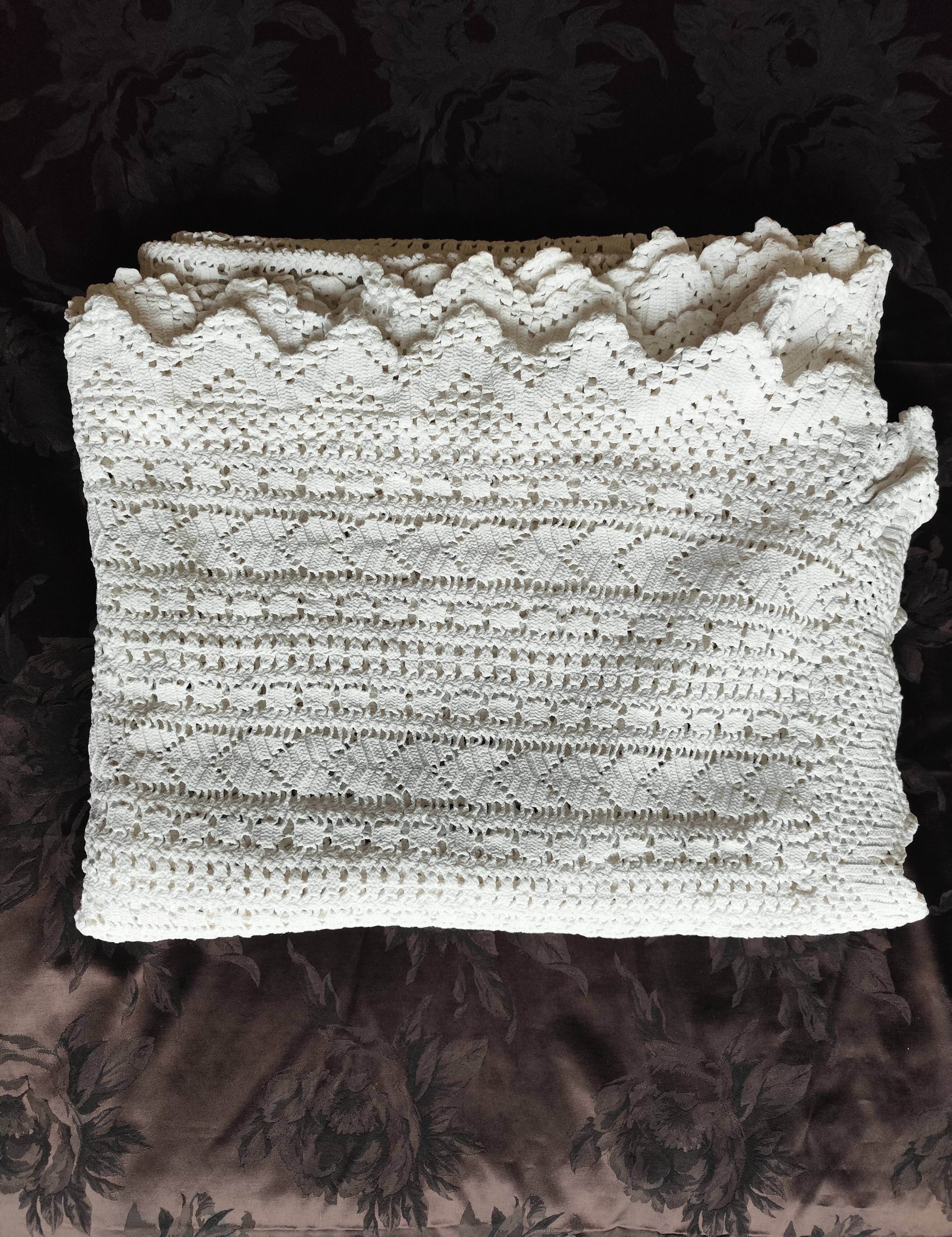 White cotton bedspread - throw with geometric chevron pattern