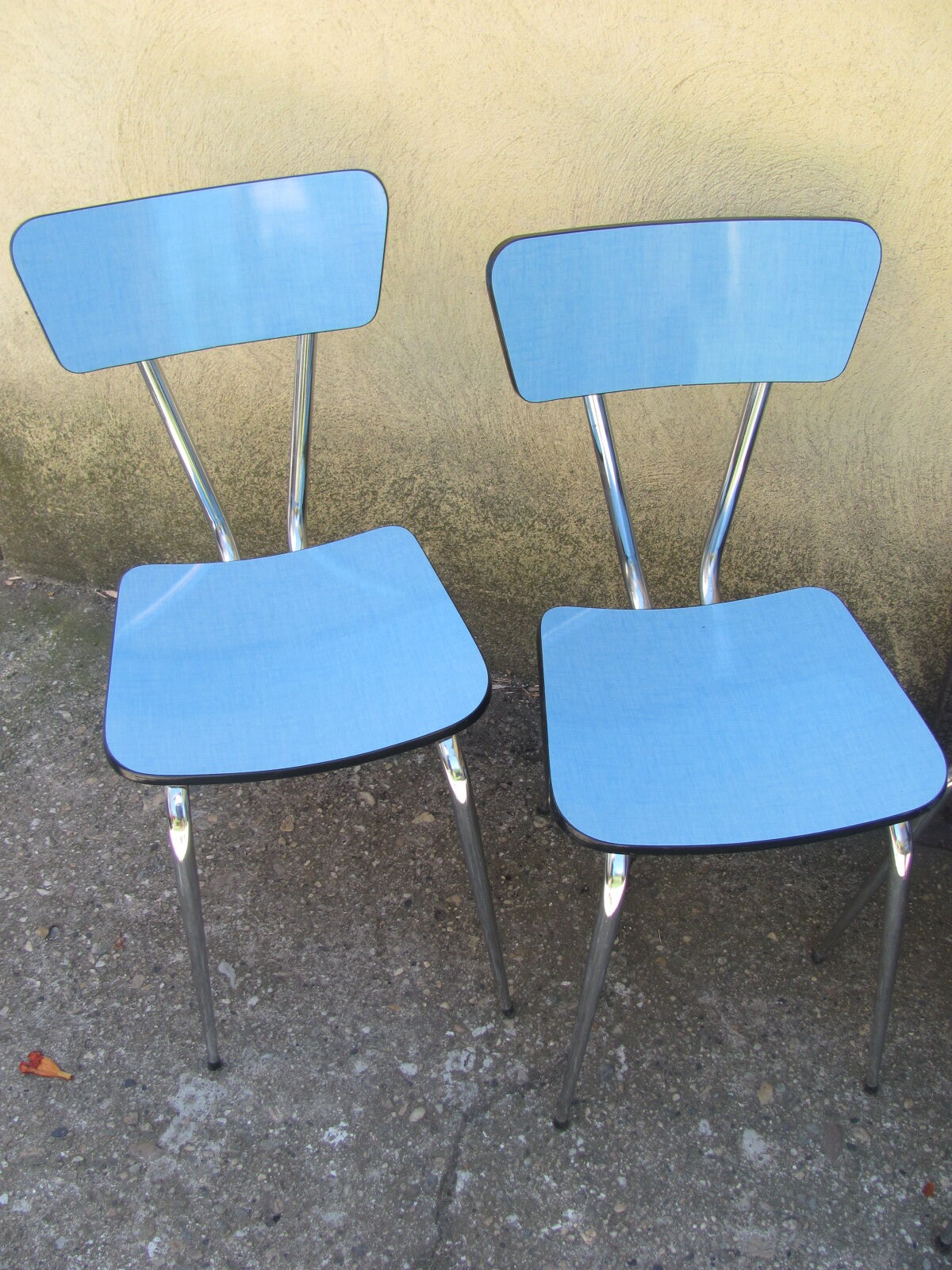 Set of 4 chairs in formica blue