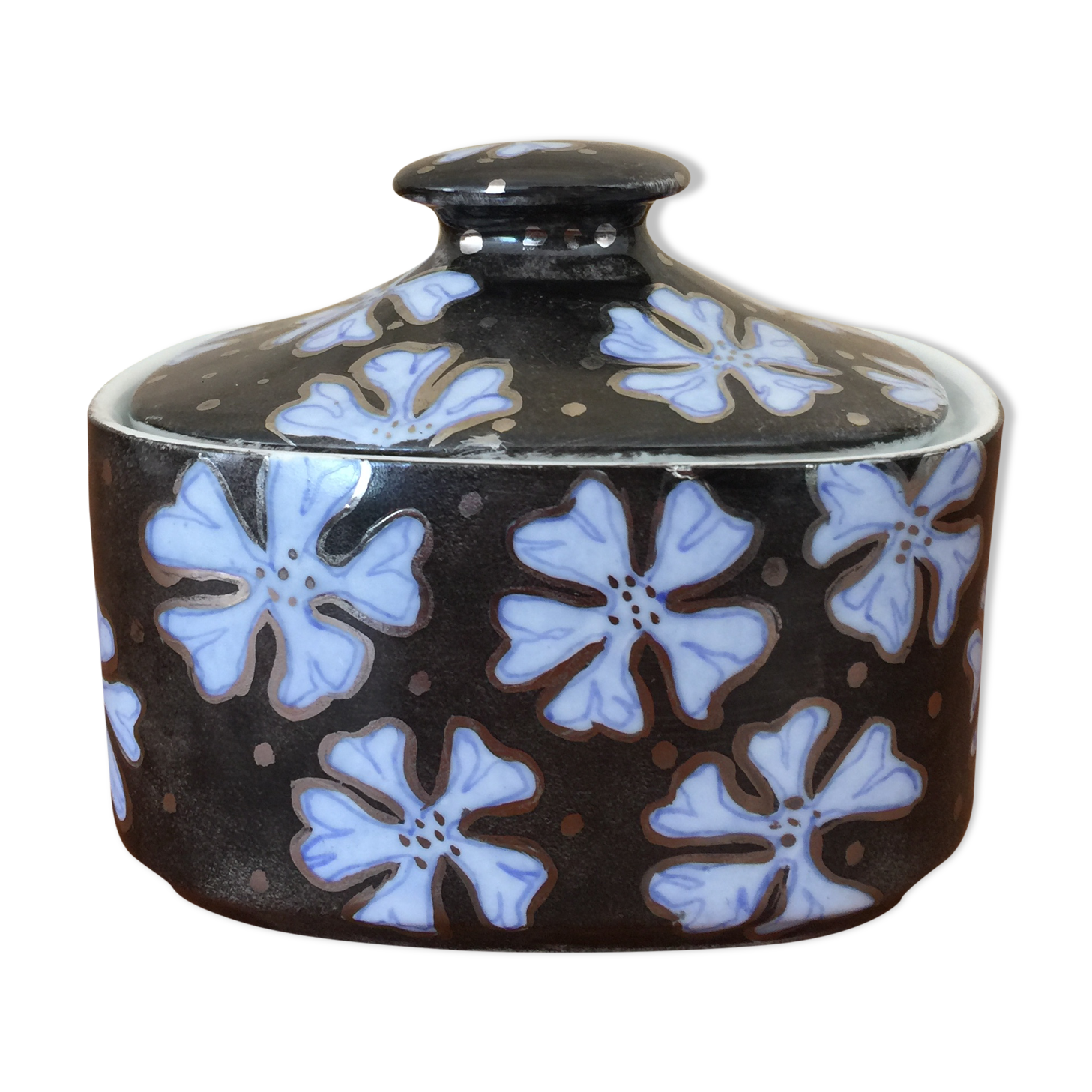 Porcelain covered pot