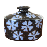 Porcelain covered pot