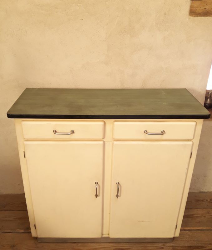 Vintage mado buffet