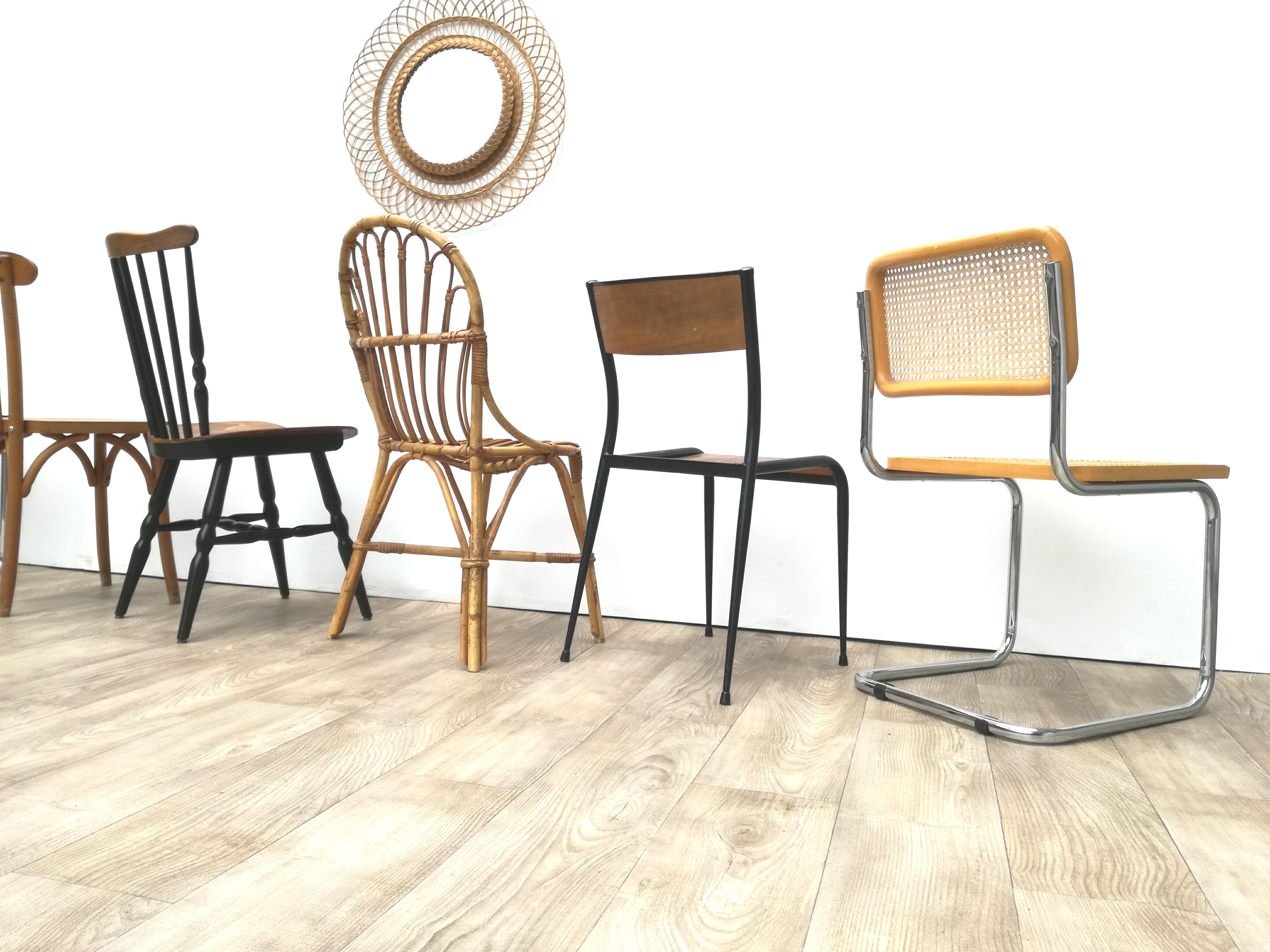 Lot of 6 vintage depareillees chairs