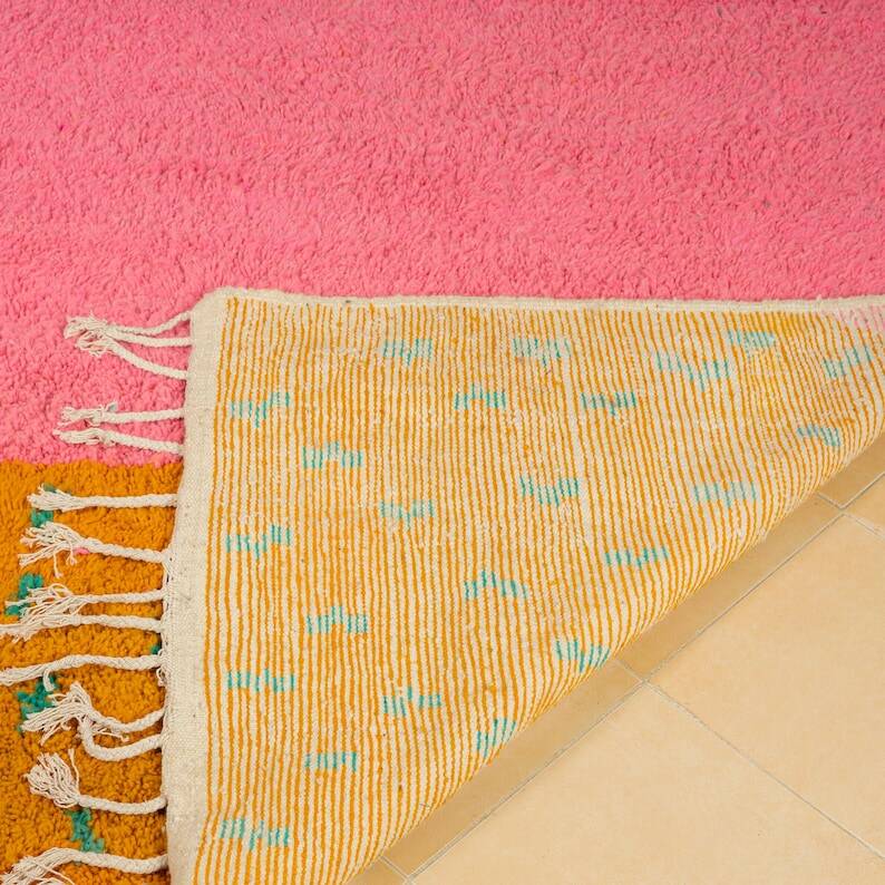 Authentic handwoven Beni Ourain Moroccan rug, size 150/250 cm.