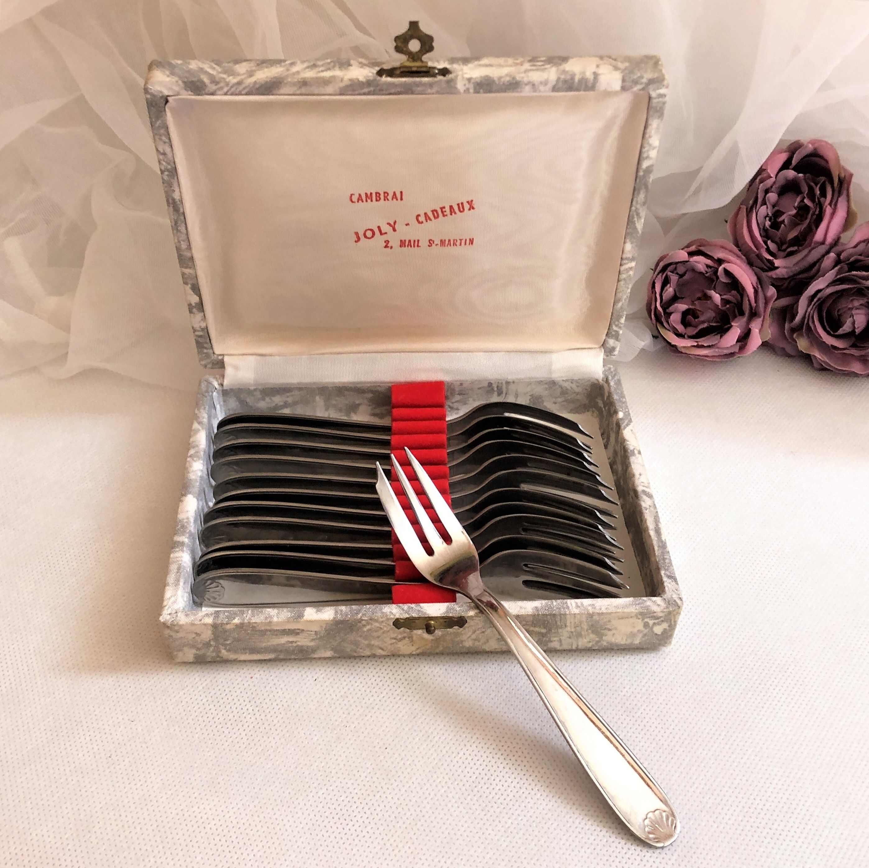 Box 12 forks dessert model vintage shell France