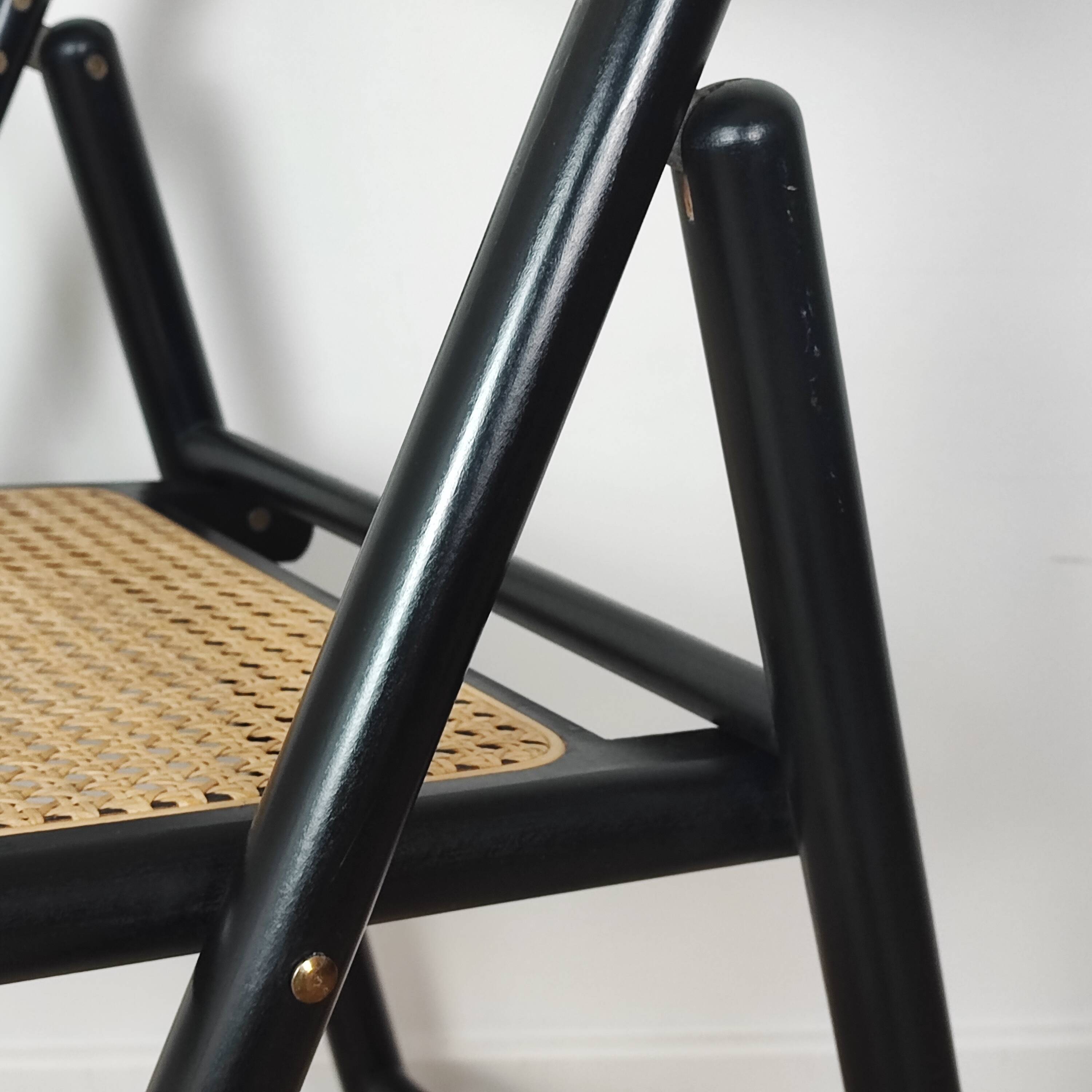 Chaises pliantes en bois et rotin