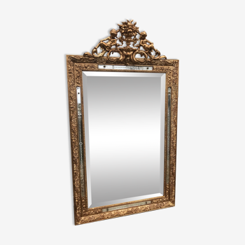 Miroir doré à fronton 134 x 77 cm