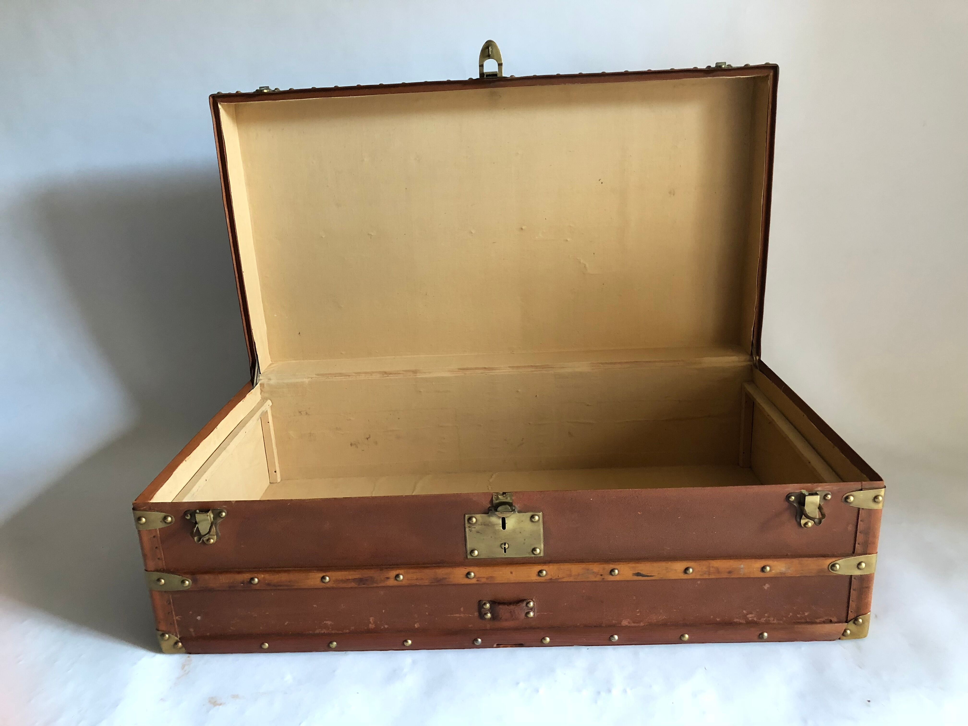 Travel trunk