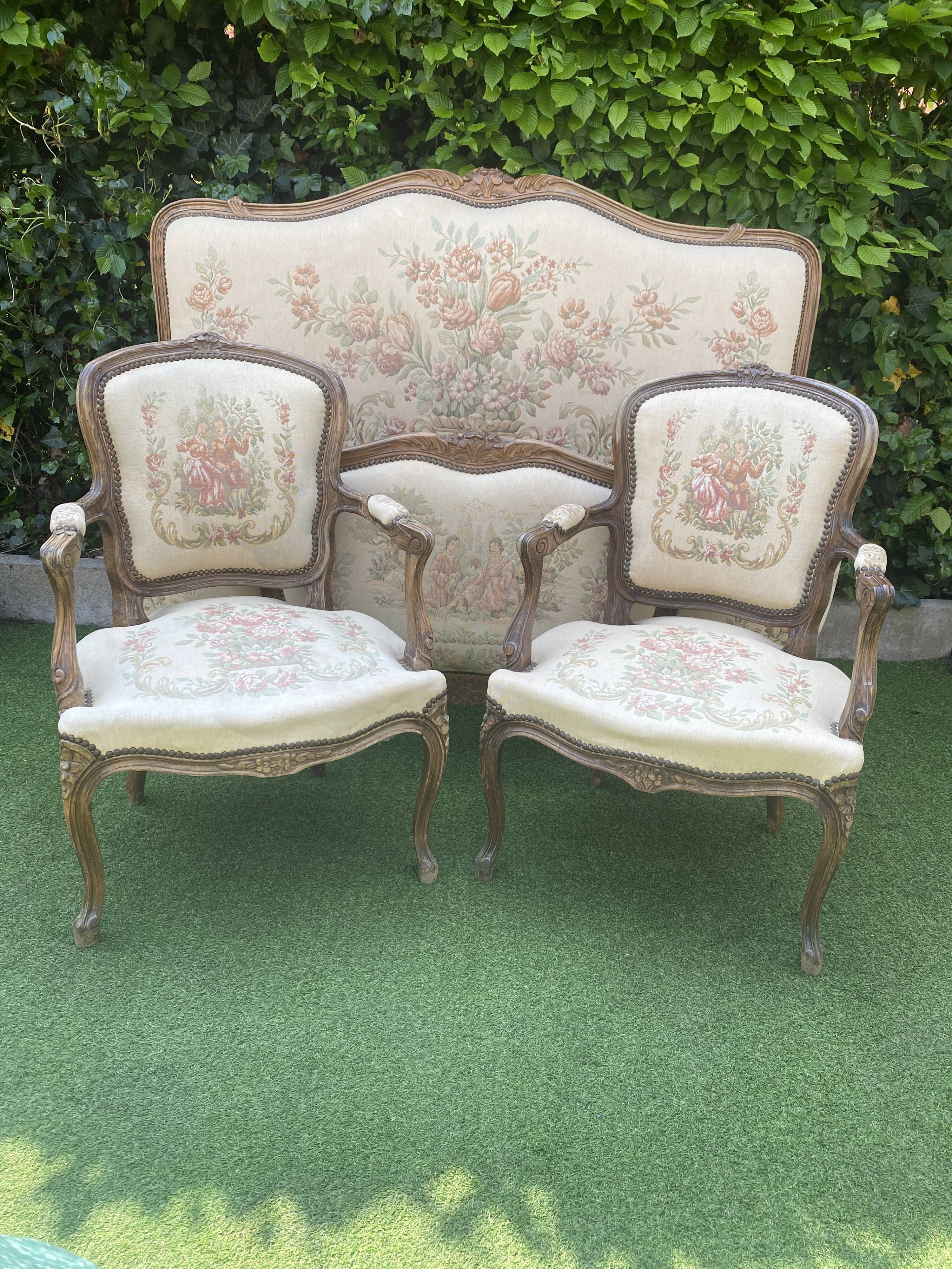 Basket bed and its two armchairs