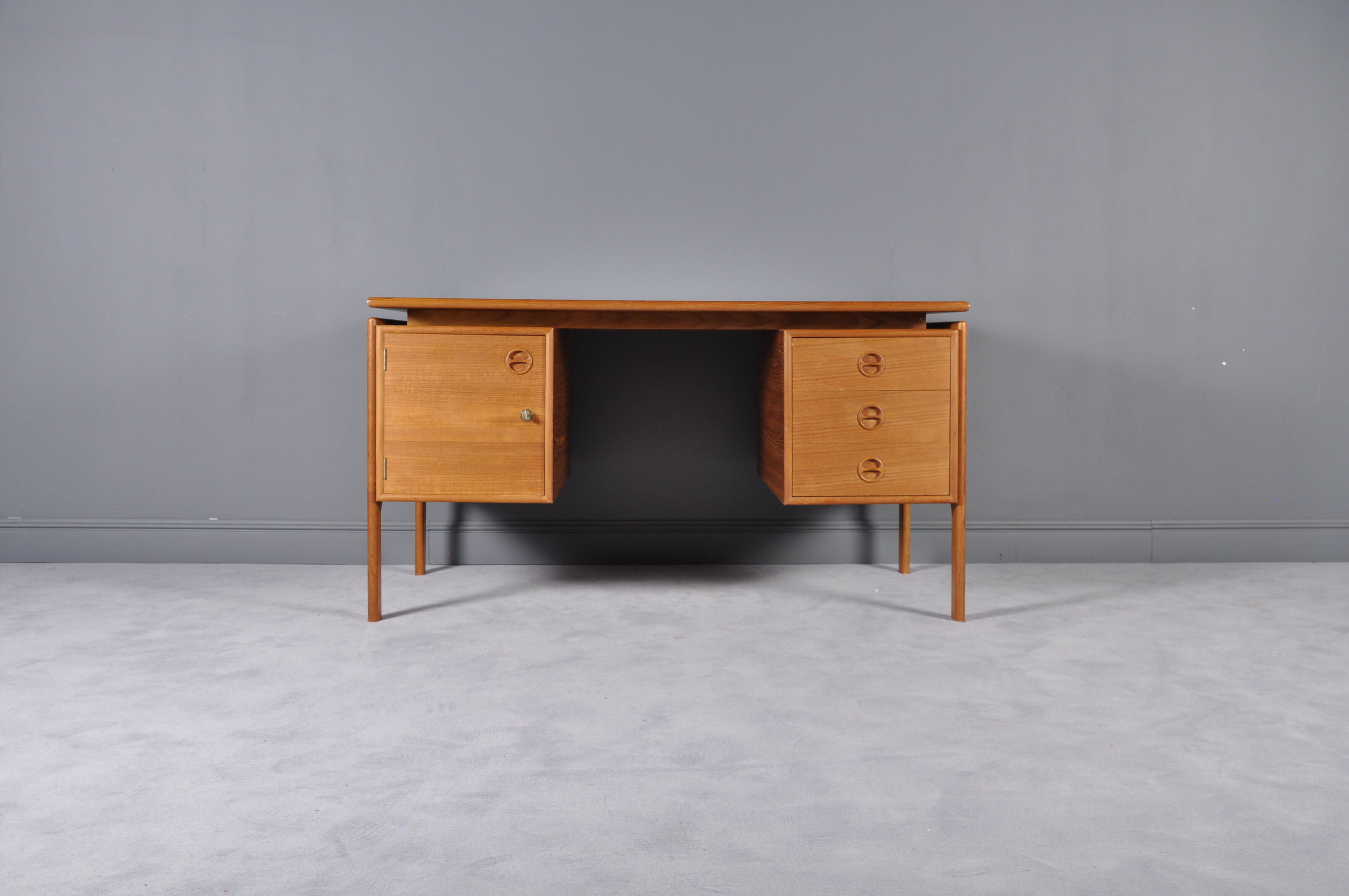Danish desk by Arne Vodder for GV furniture, 1960