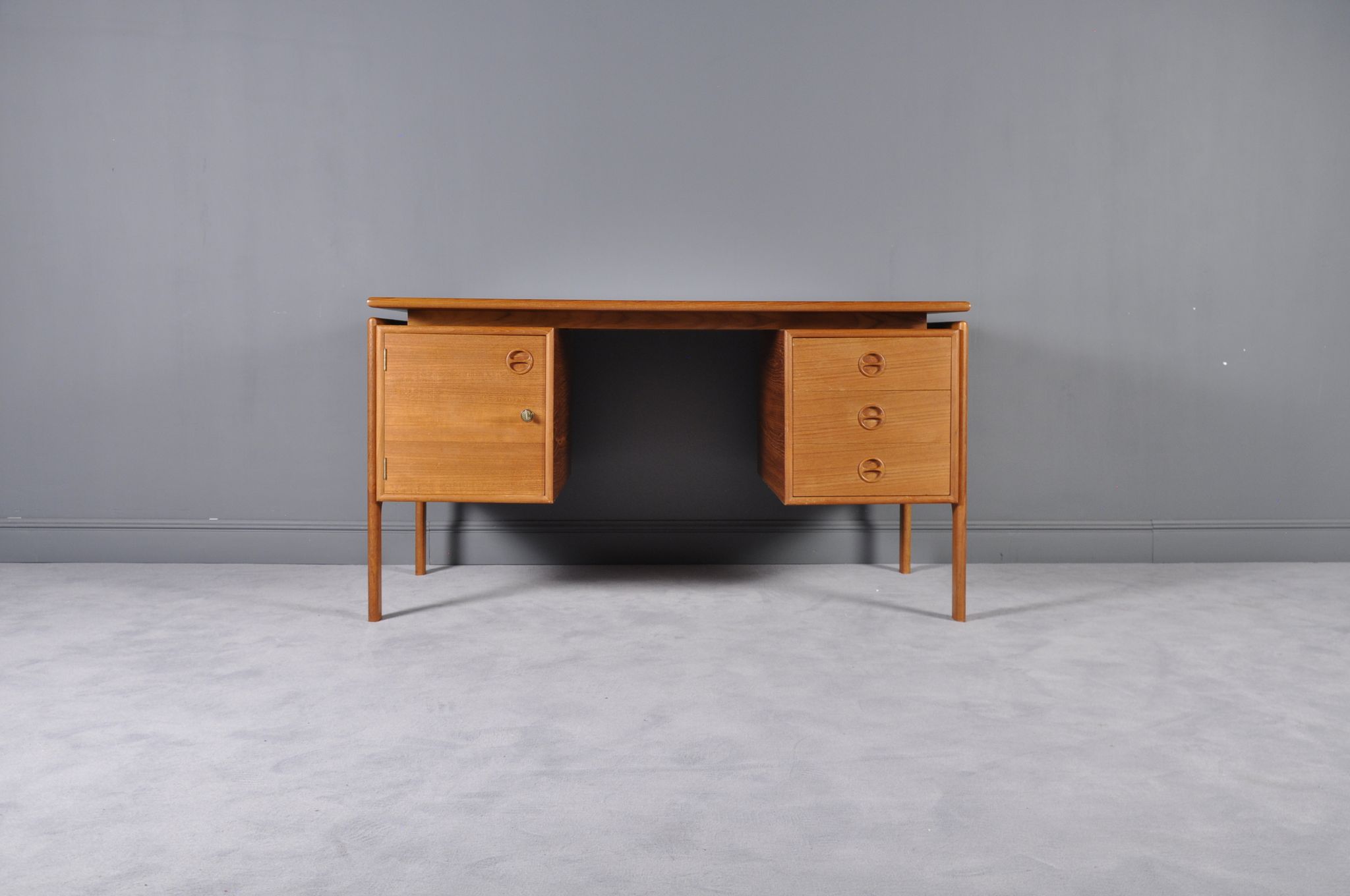 Danish desk by Arne Vodder for GV furniture, 1960