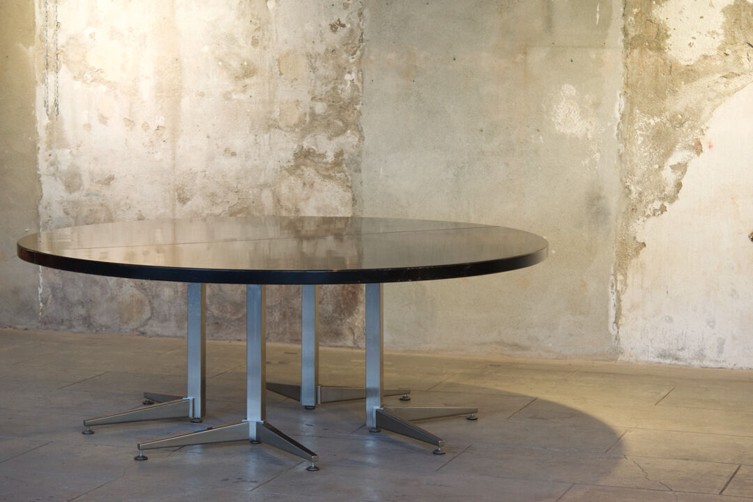 Large round conference table xxl design 1970'