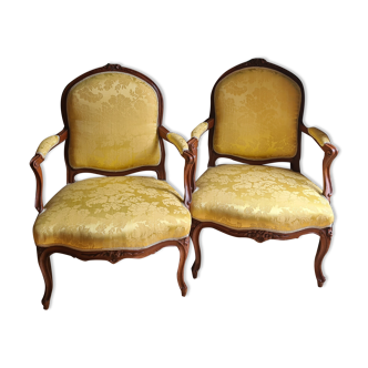 Paire de fauteuils à dossier plat époque Louis XV , vers 1750