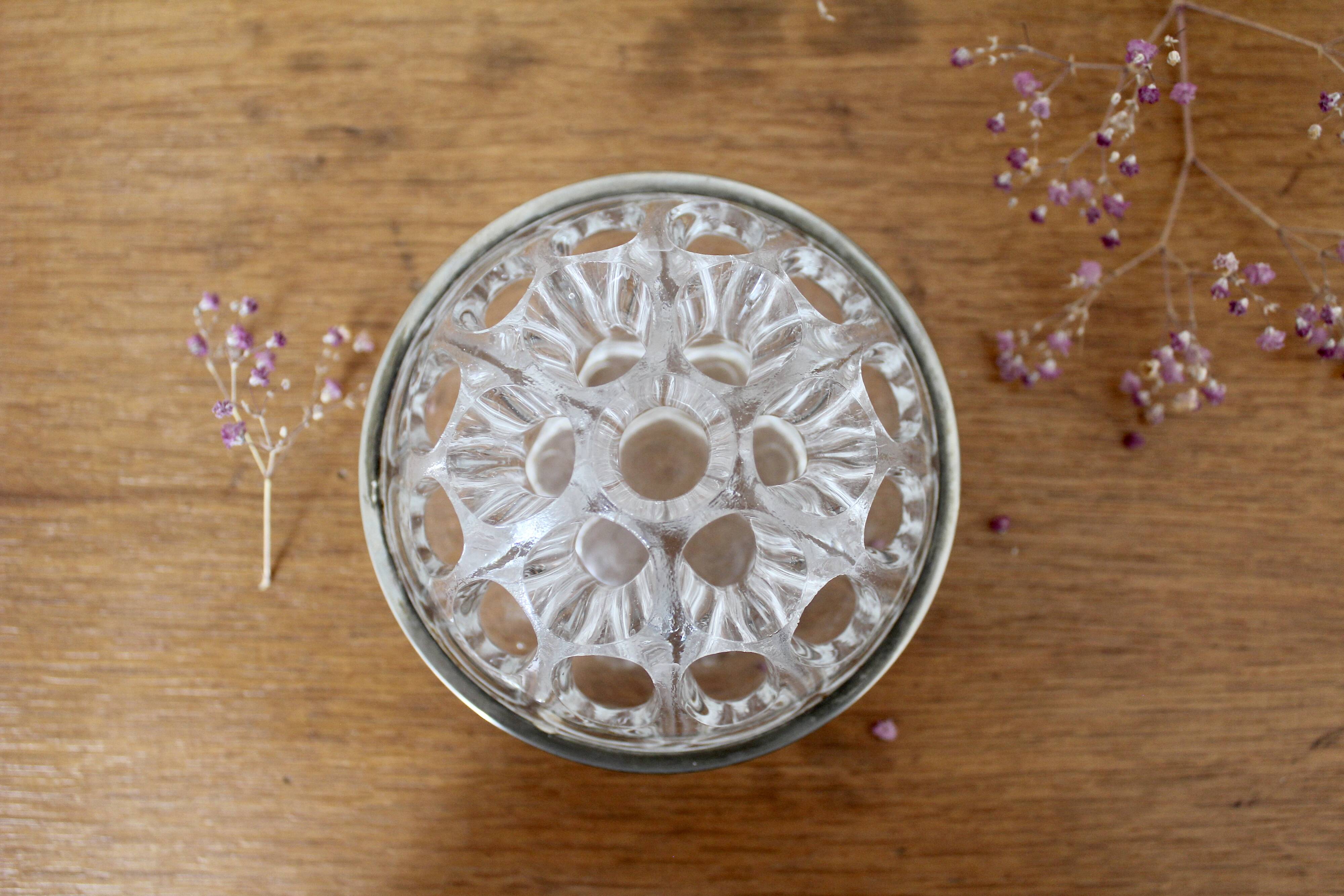 Vase pique-fleurs