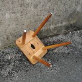 Tabouret bois clair à pieds crayon h51