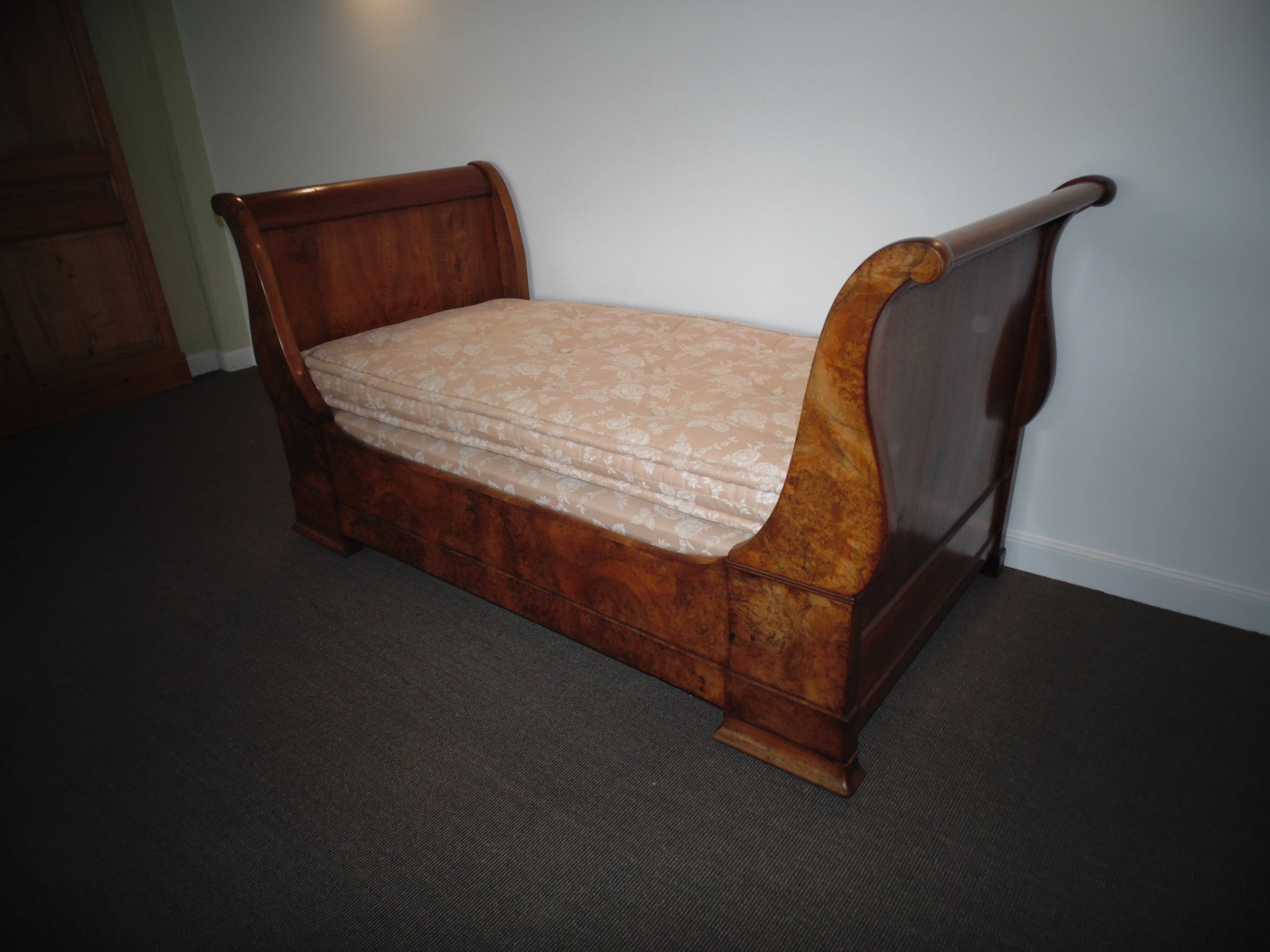 Boat bed louis philippe noyer