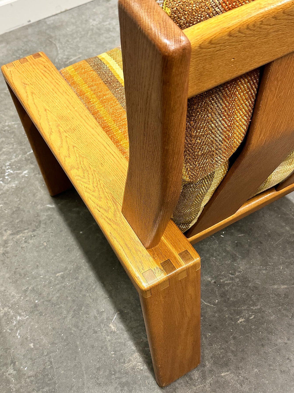 Vintage large elm wood lounge chair with original fabric, 1970s France