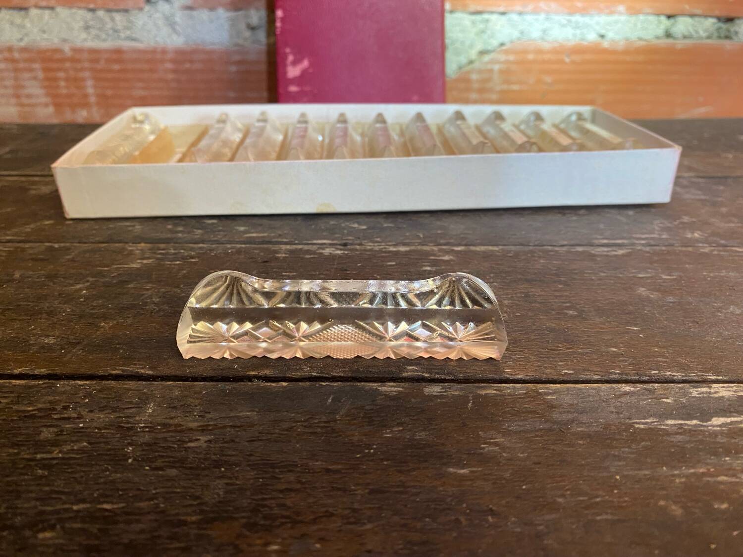 Set of 12 vintage bayel moulded crystal knife rests made in france