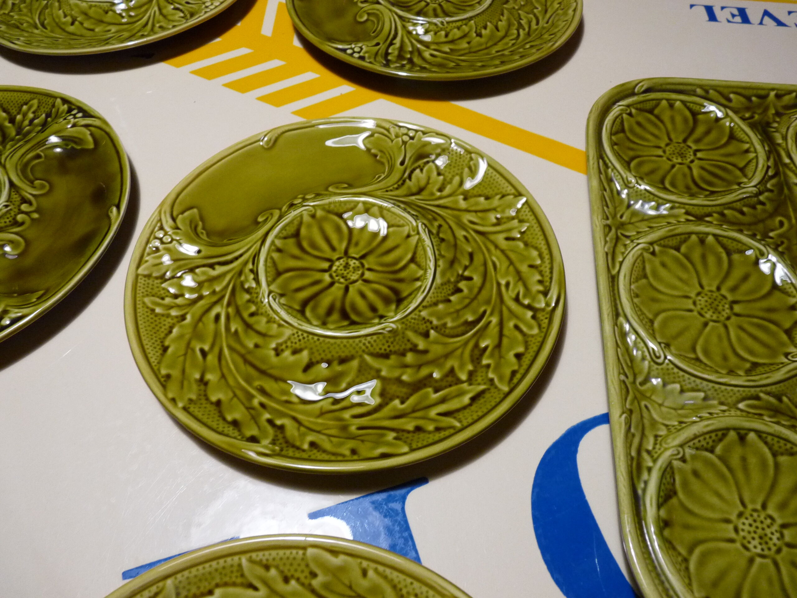 Artichokes service Gien - 1 dish and 6 plates