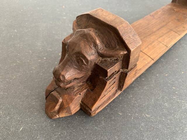 Socle mural en bois sculpté pour statue du 19e siècle