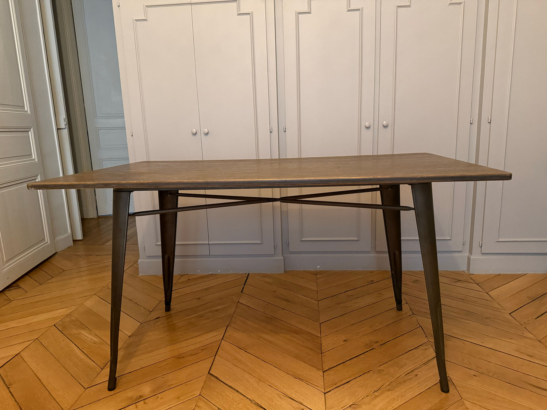 Dining table and 4 chairs