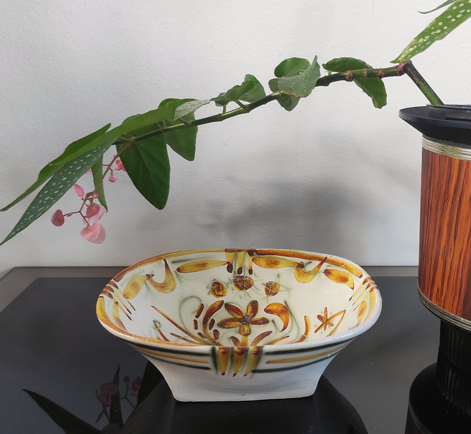 Vintage bowl Keraluc Quimper Decor G6 by Jos Le Corre