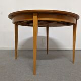 Vintage round table extended by the 50s/60s