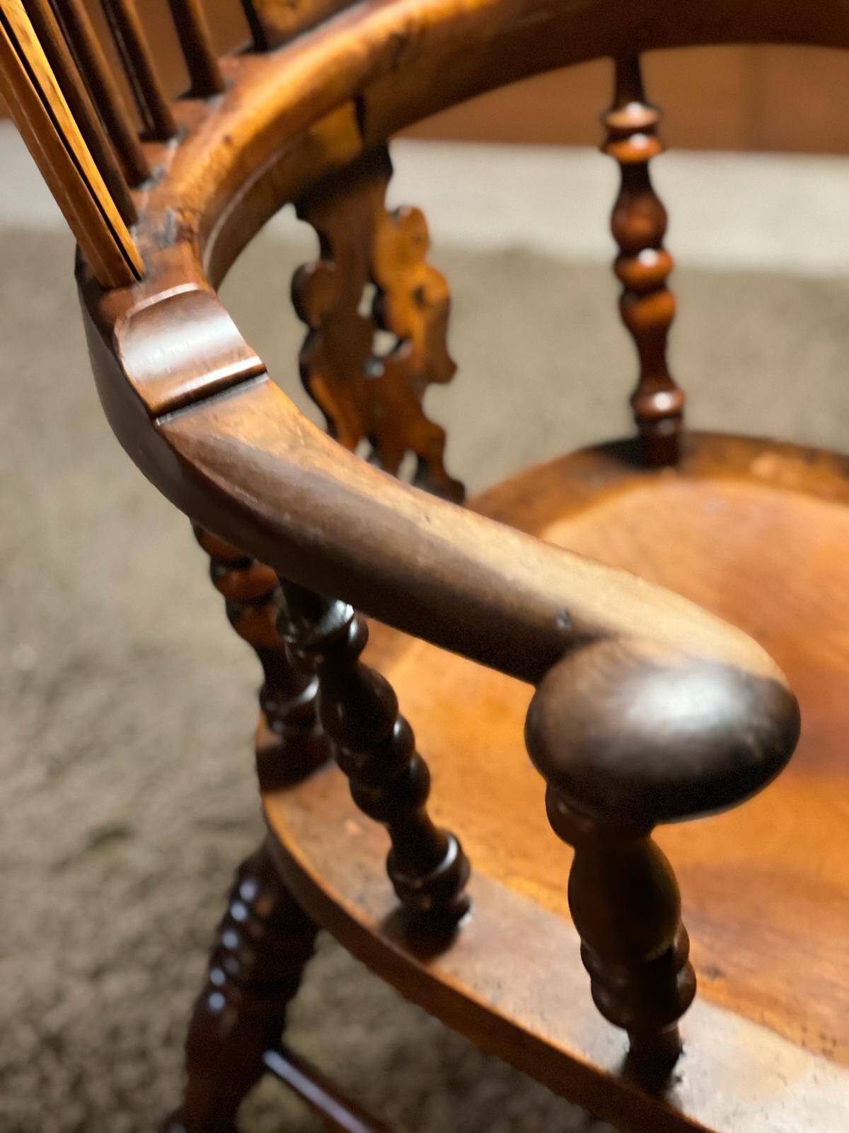 Large Victorian Windsor Armchair in Elm, 19th Century