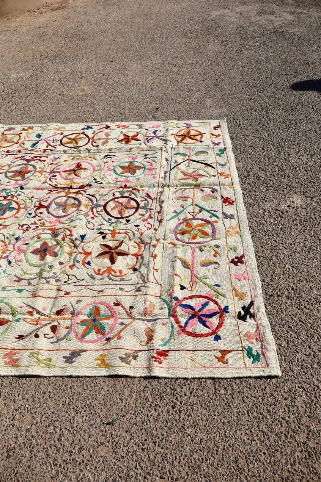 Kilim Suzani rug with multicolored embroidered patterns – 240x170 cm