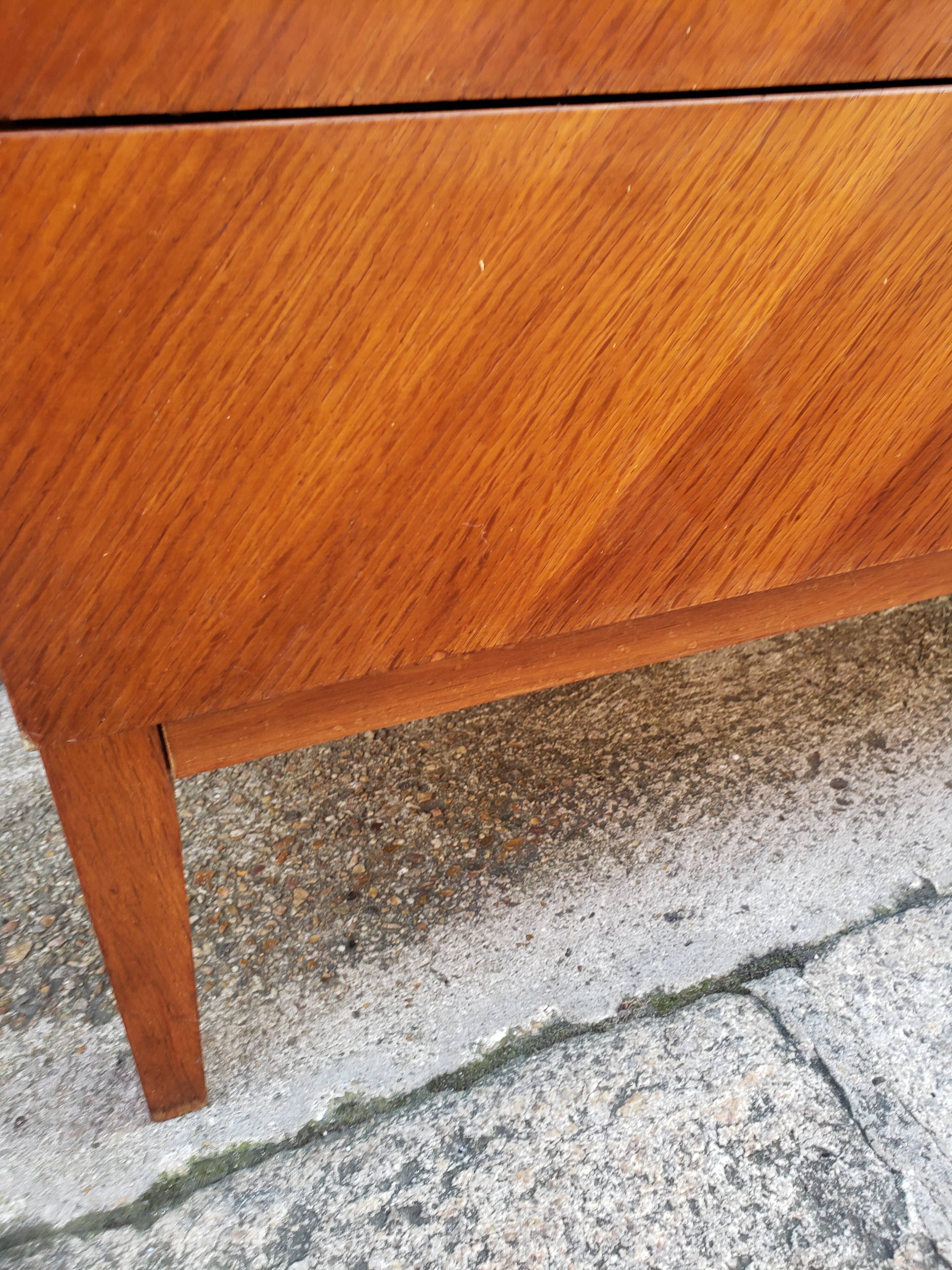 Commode vintage design chevrons