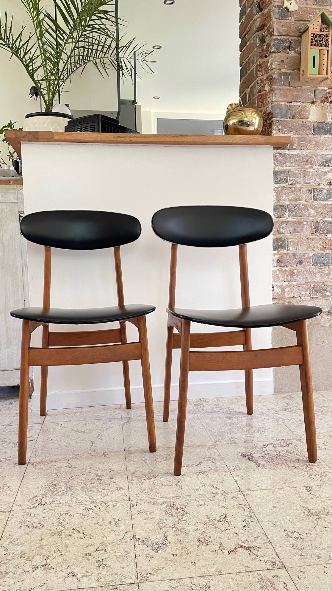 Chic vintage pair of Scandinavian chairs