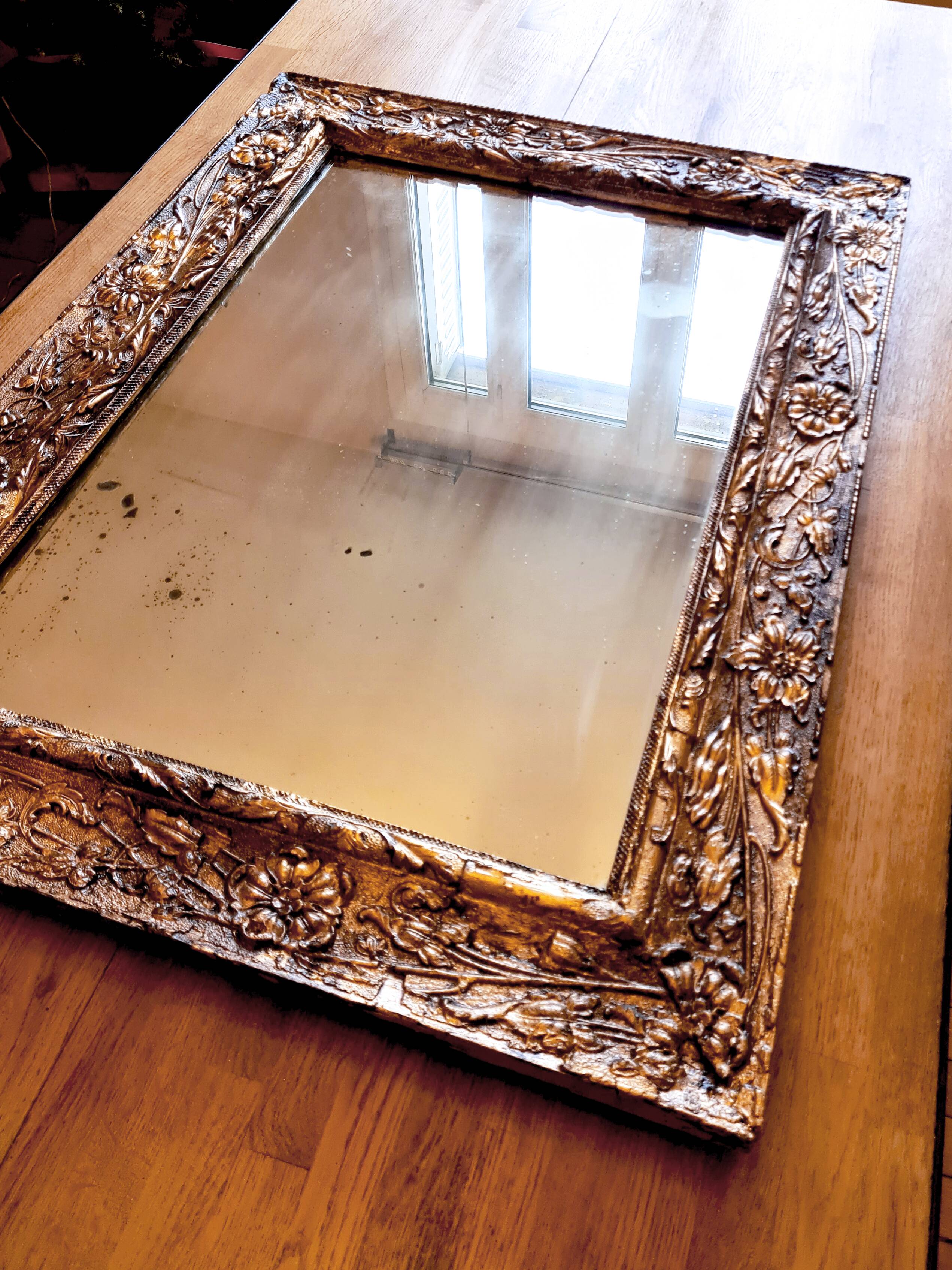 Miroir “Clotilde” – décor floral doré