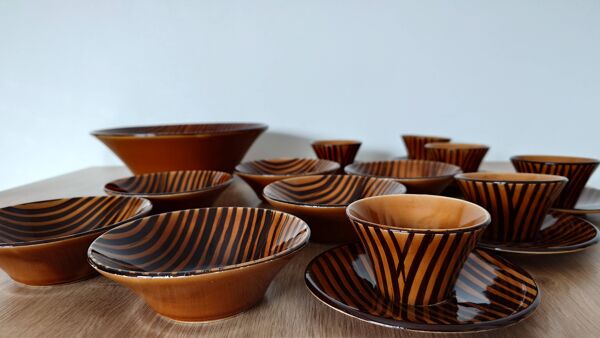 Grand service vintage Sarreguemines Domino – 19 pièces – design français