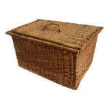 Old wicker basket with closure and handle