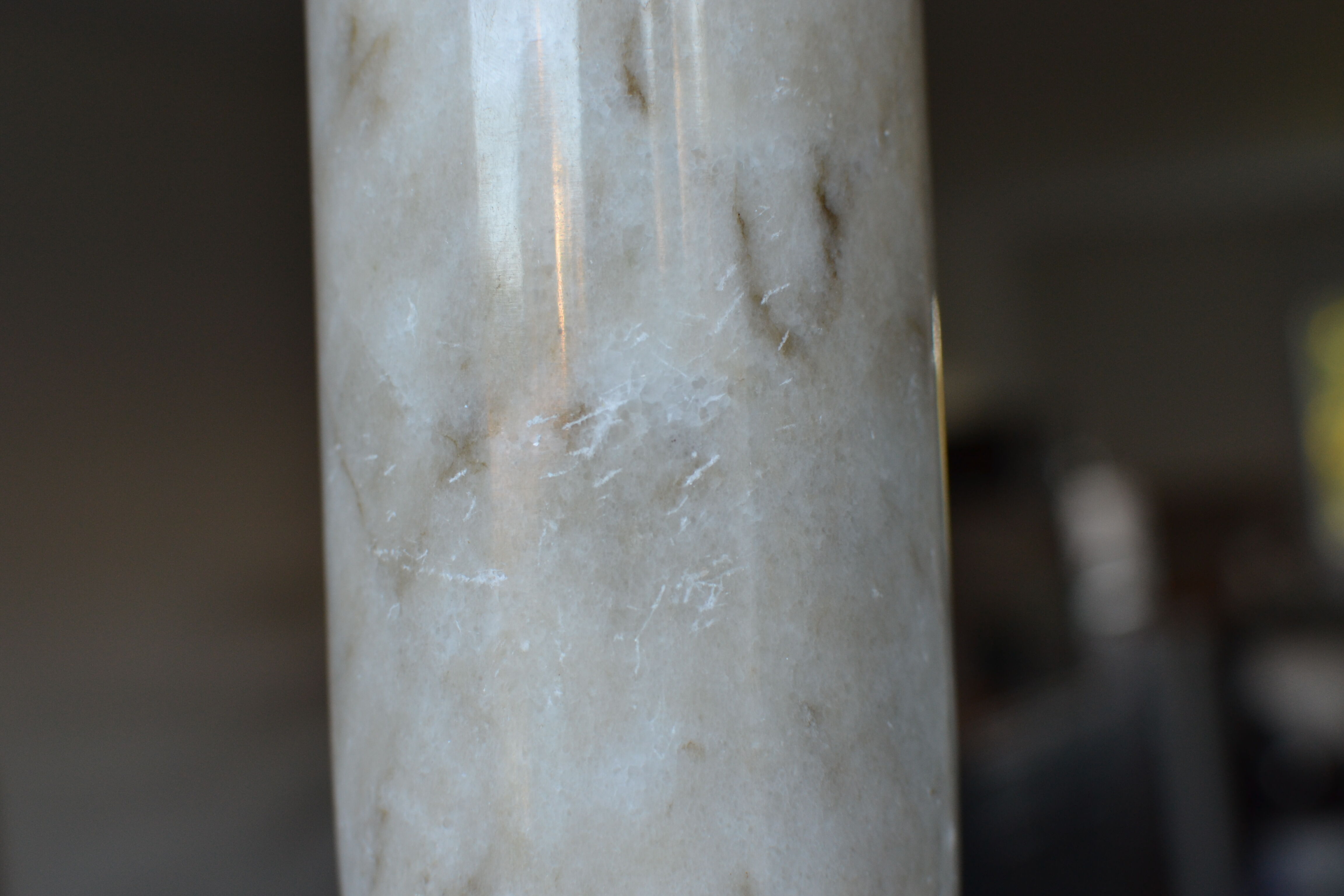 Candle holder in marble