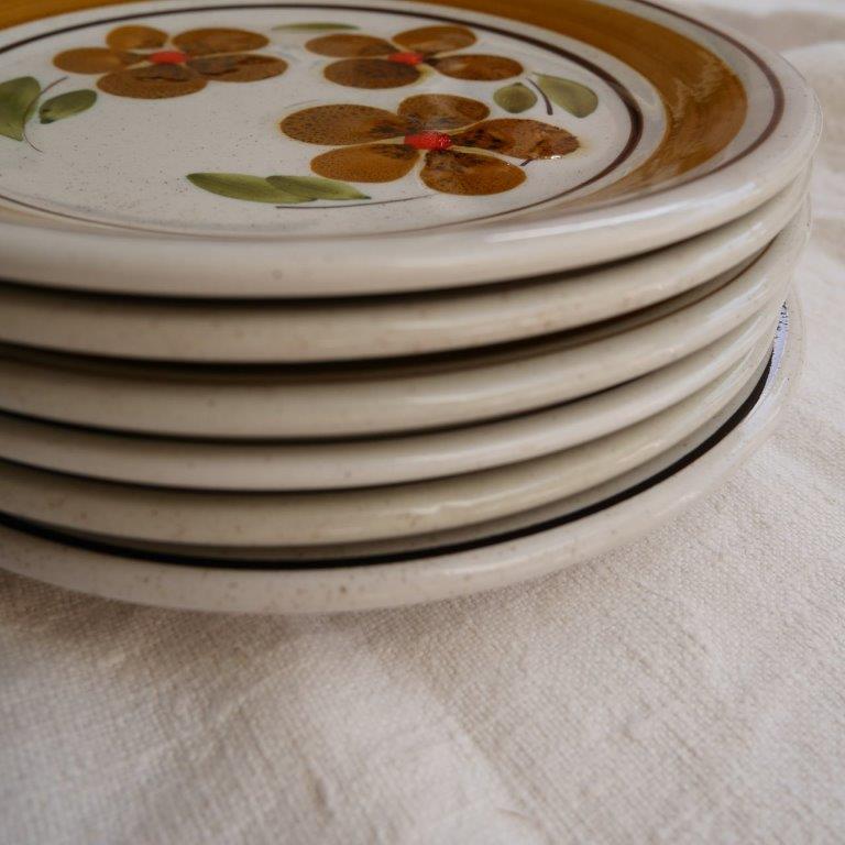 Set of 6 plates, Castellania, yellow flowers