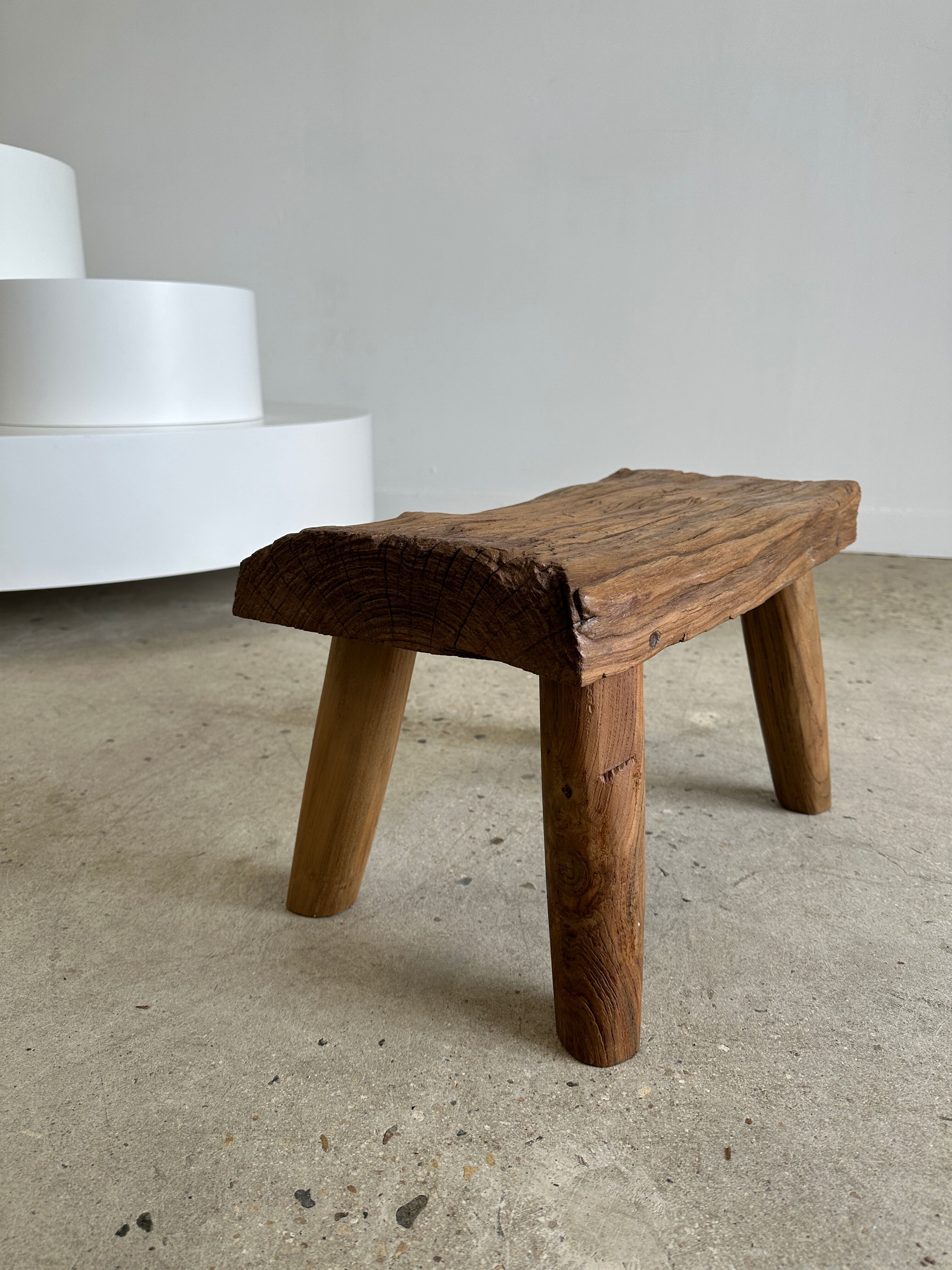 Stool in blond teak
