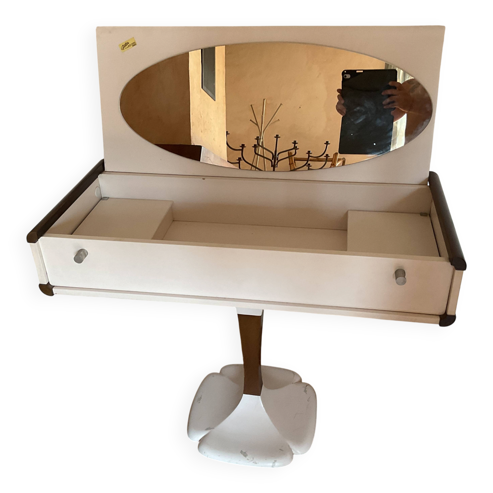 Gautier design hairdresser with tulip (clover) base from the early 70s.